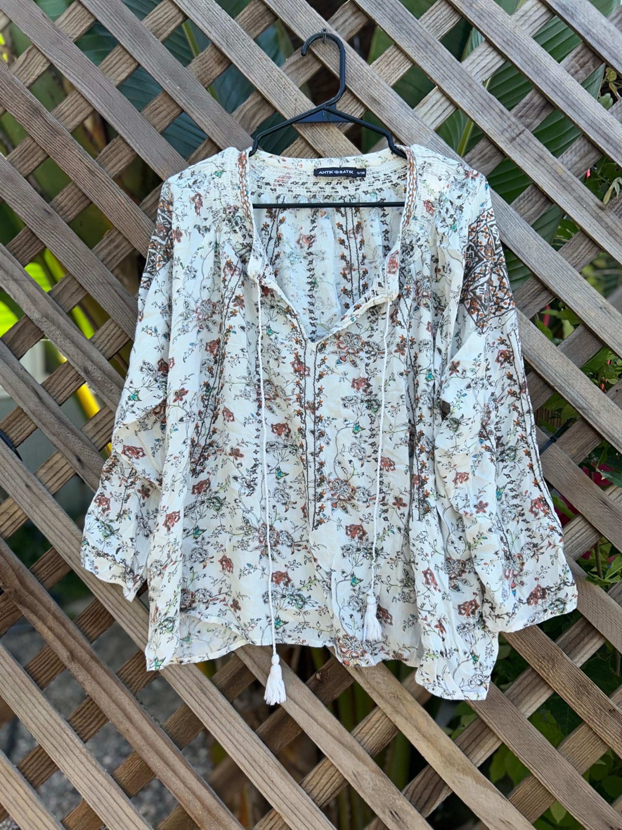 Antik Batik Womens Floral Print Long Sleeves Blouse White Size Small