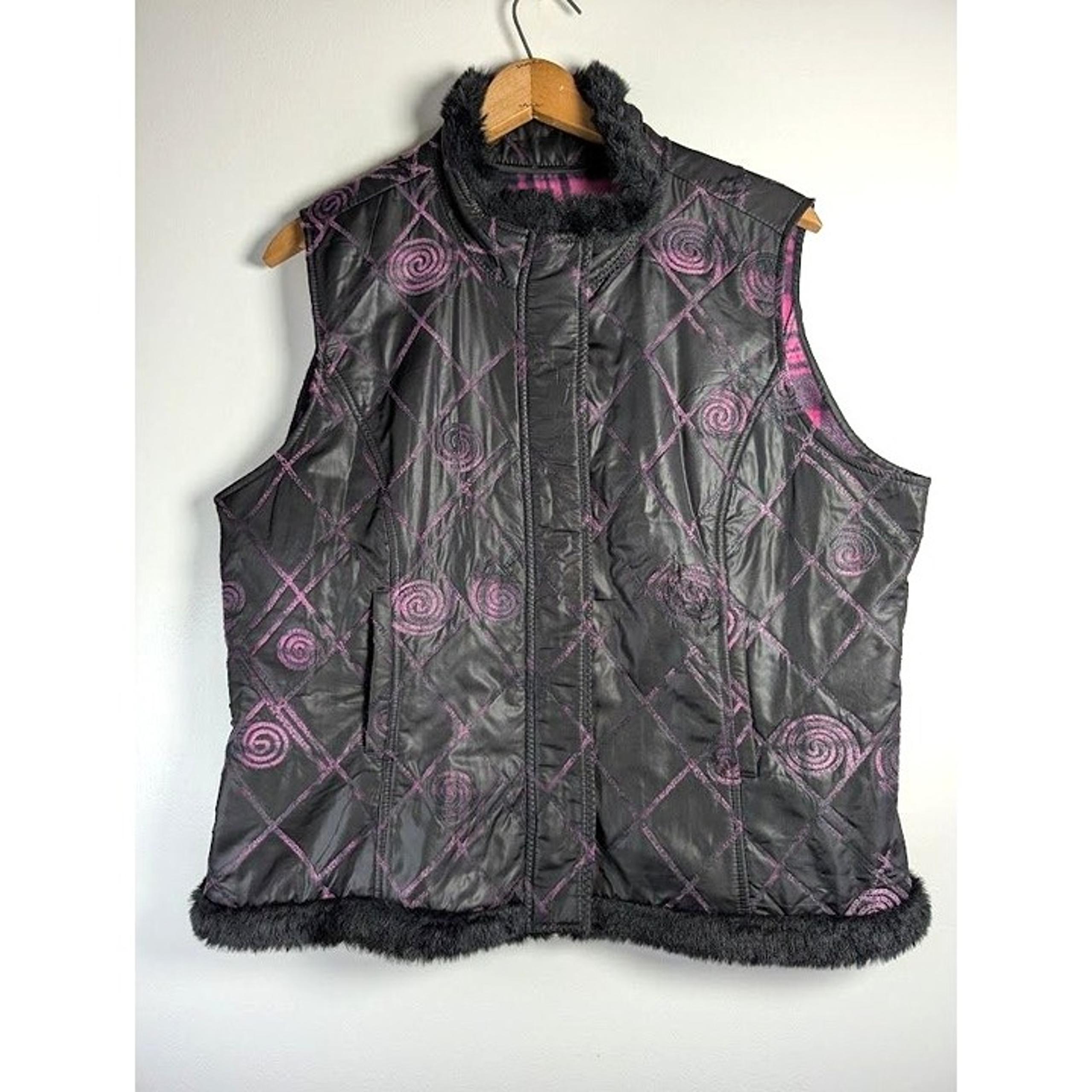Vest Women Size 1X Faux Fir Trim Lightweight Artsy Quilted Full Zip - CJ Banks