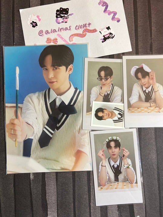 Yunho Signed 2nd Offical Fan Meet Picture Card with 3 Matching Poloroid Set