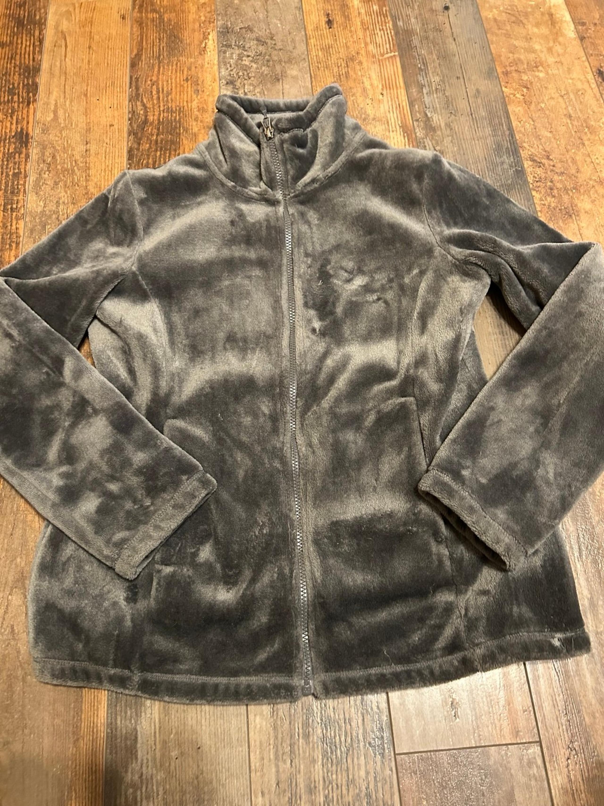 Women’s 32 degrees heat  gray fuzzy fleece jacket size medium