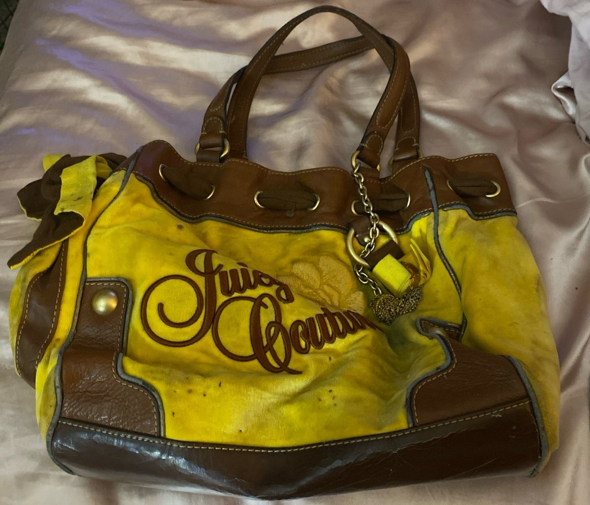Juicy Couture イエロー バッグ Juicy Couture RARE vintage Lemons Vinyl Tote Bag Yellow
