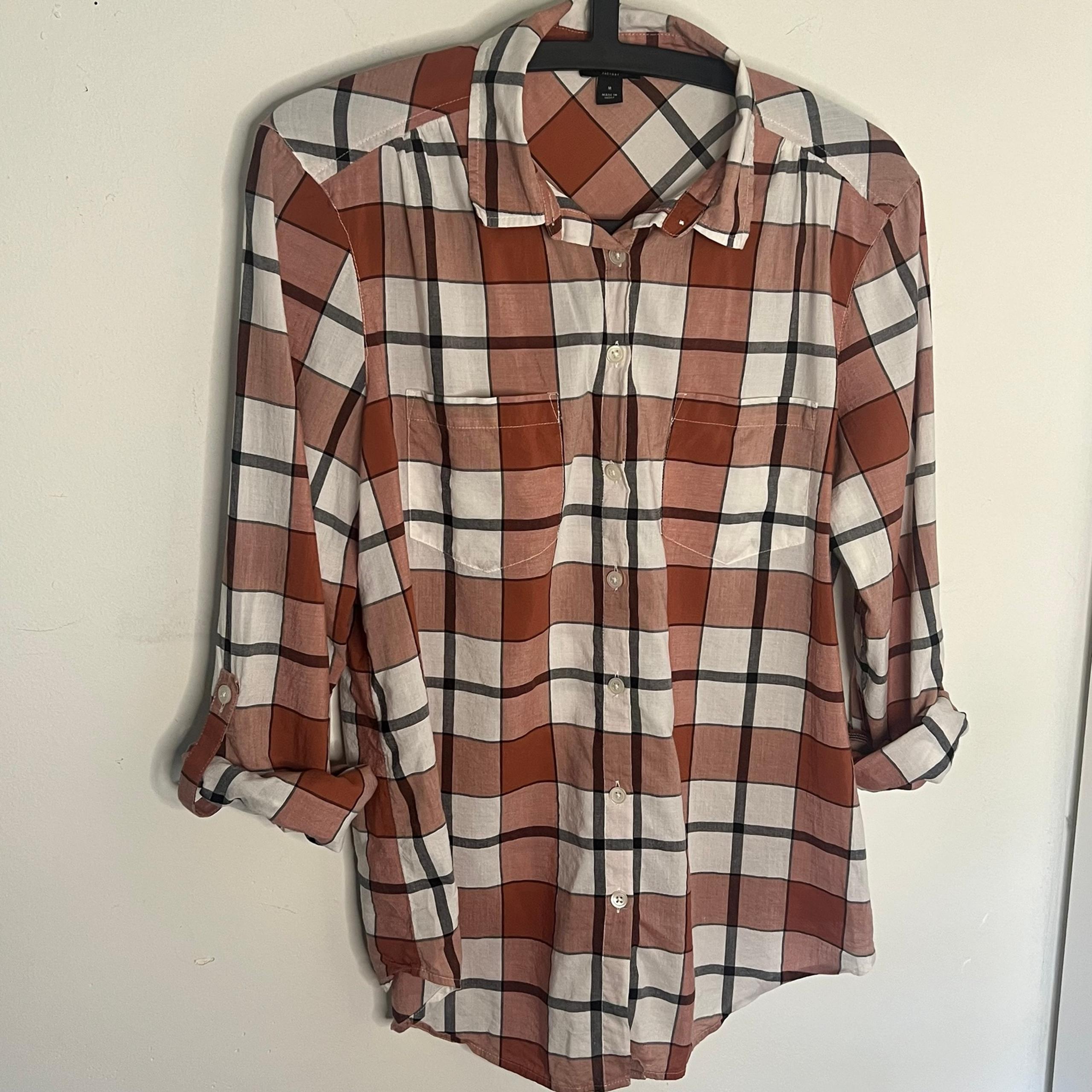 Ann Taylor factory coral and white plaid button down women’s shirt - Medium
