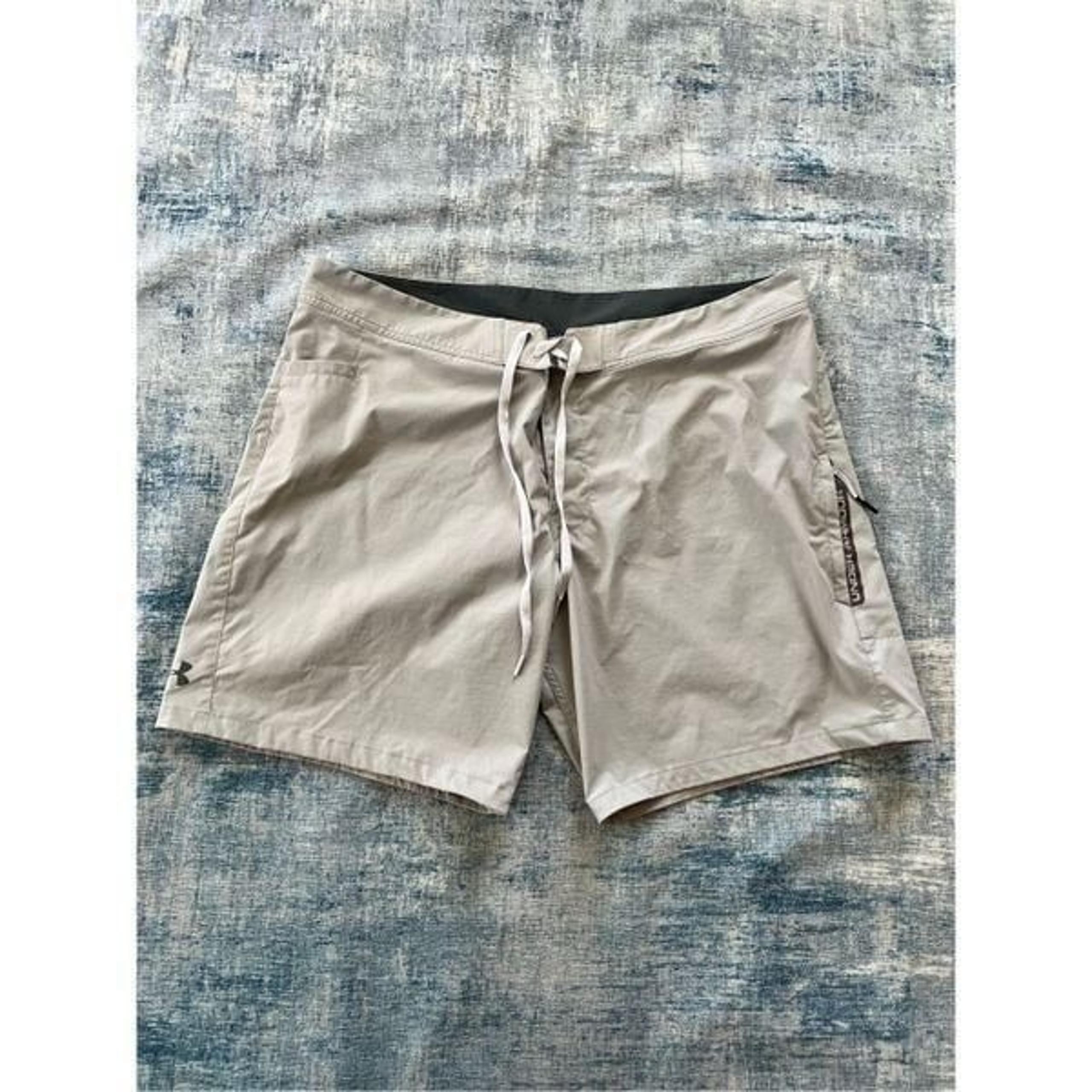 Under Armour Gray Heatgear Loose Fit Fish Hunter Boardshorts Size 42