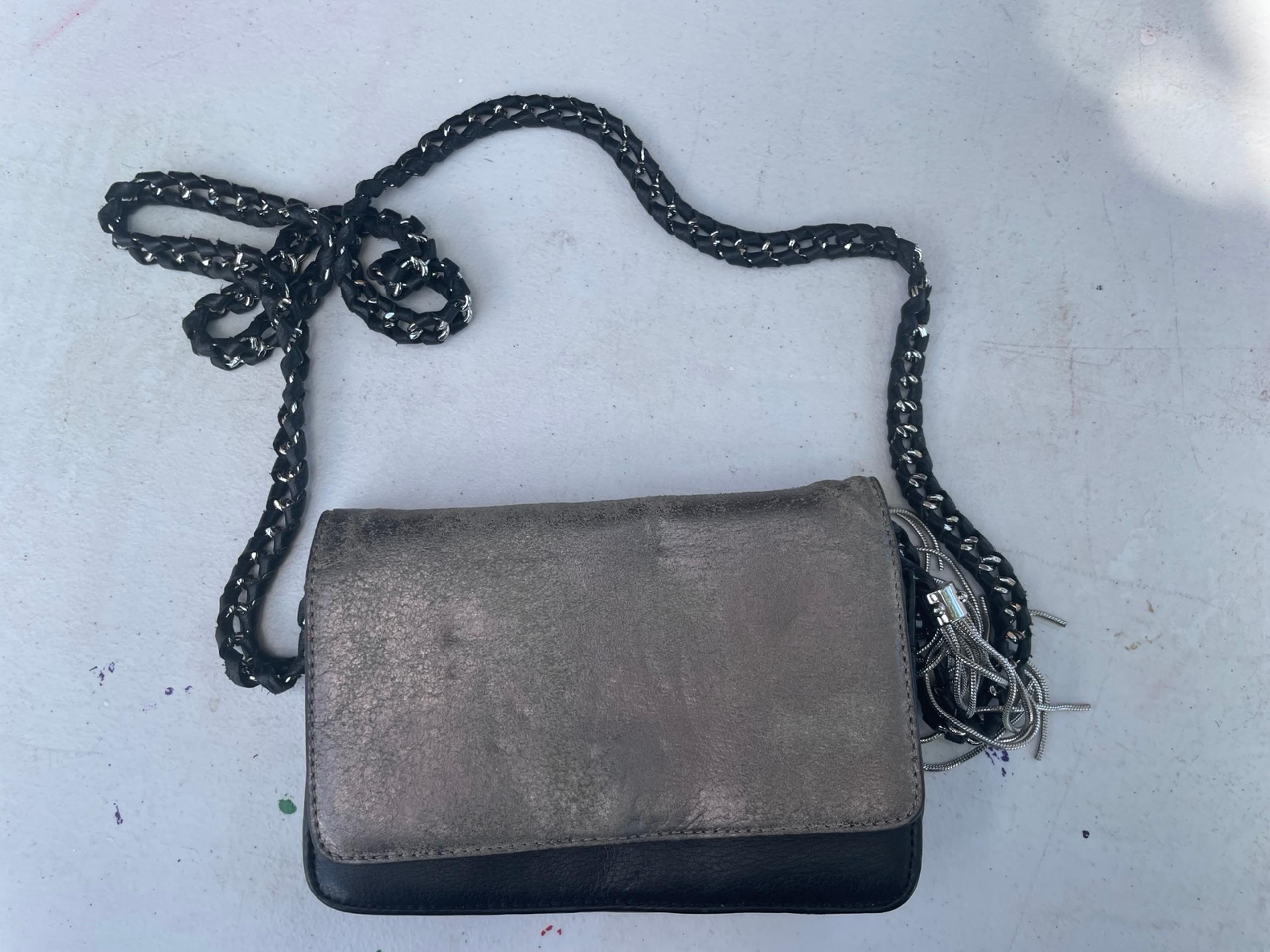 AIMEE KESTENBERG BLACK LEATHER CROSSBODY PURSE W/METAL TASSEL CHAIN