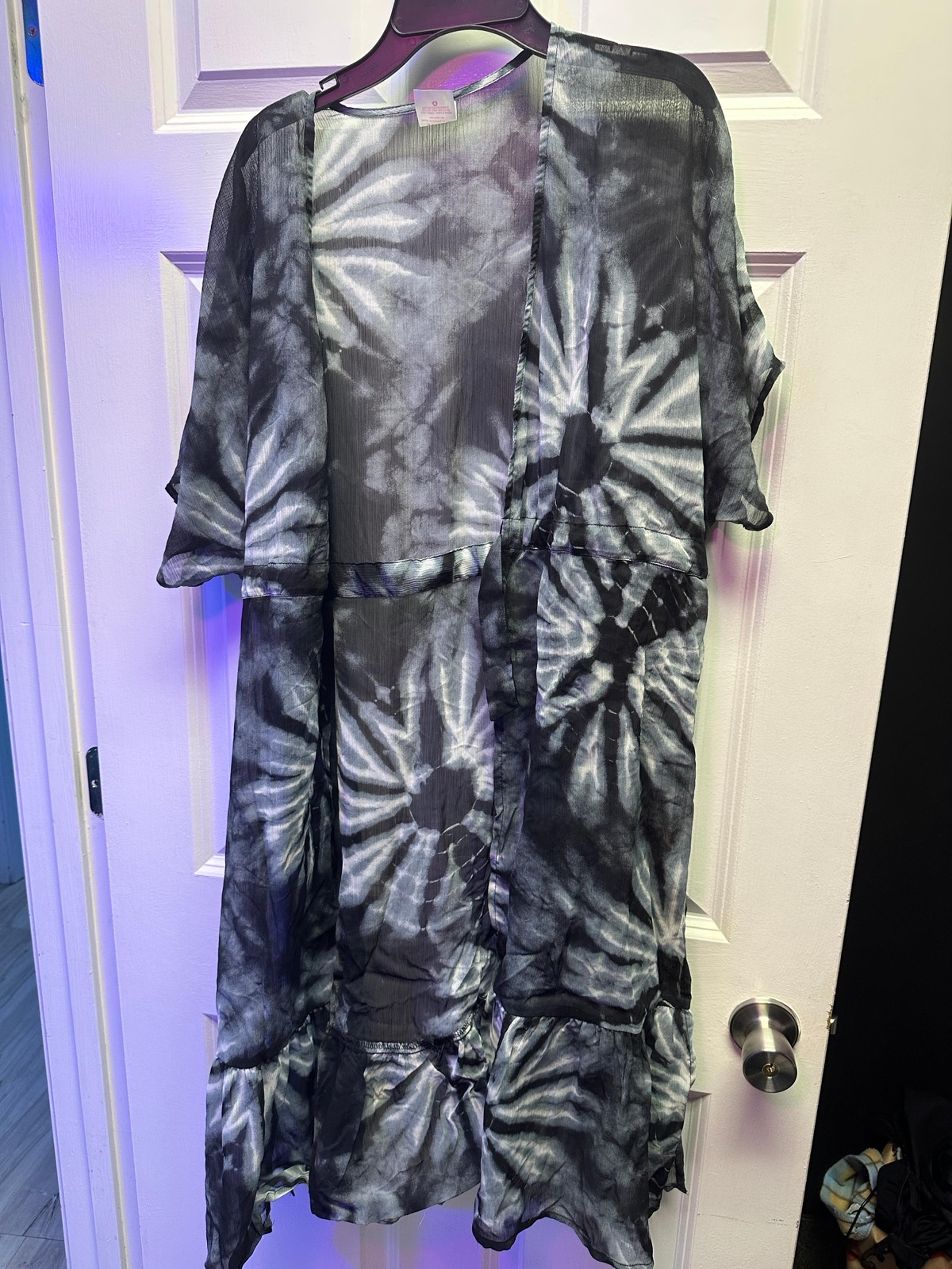 No boundaries size small bathing suit coverup good condition