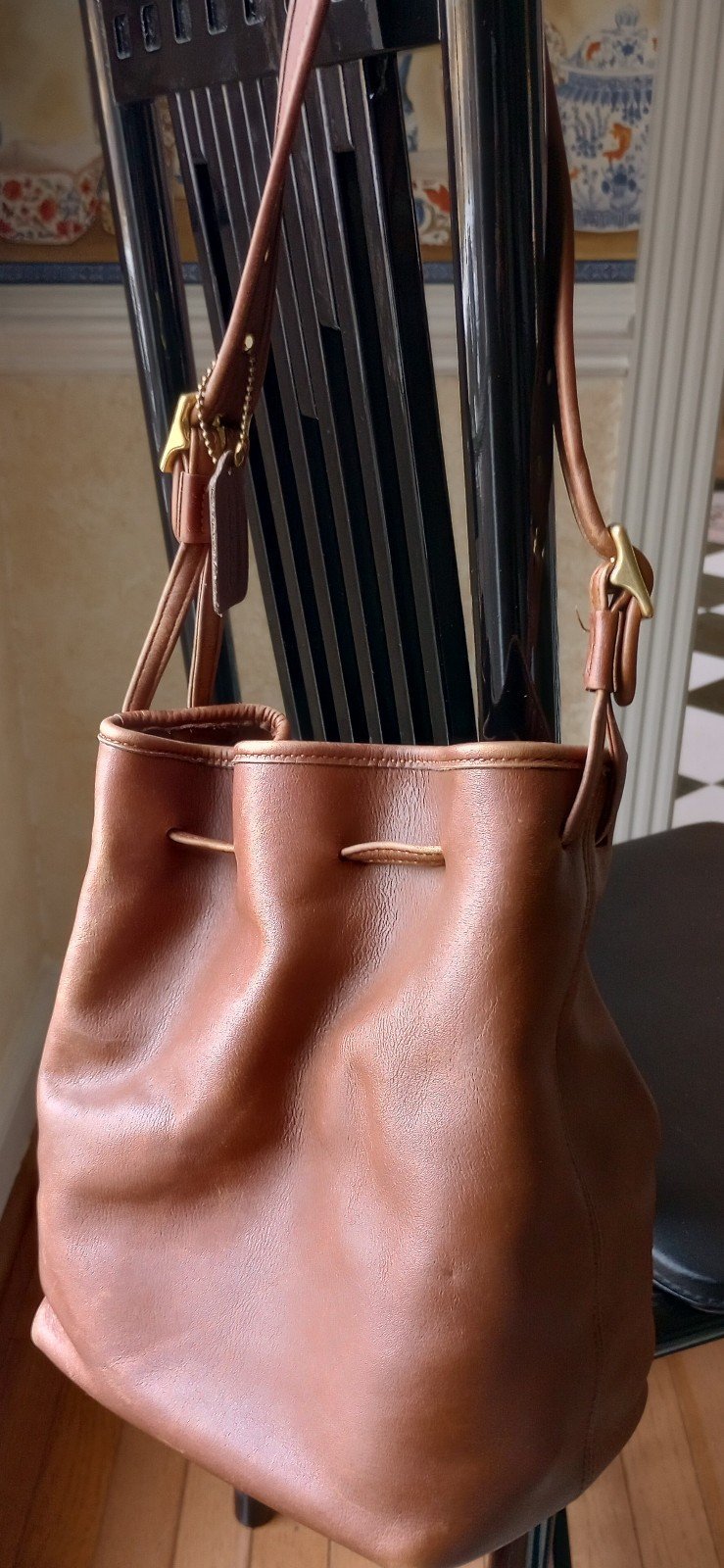 ❌❌SOLD❌❌Rare coach Legacy drawstring bucket sling bag