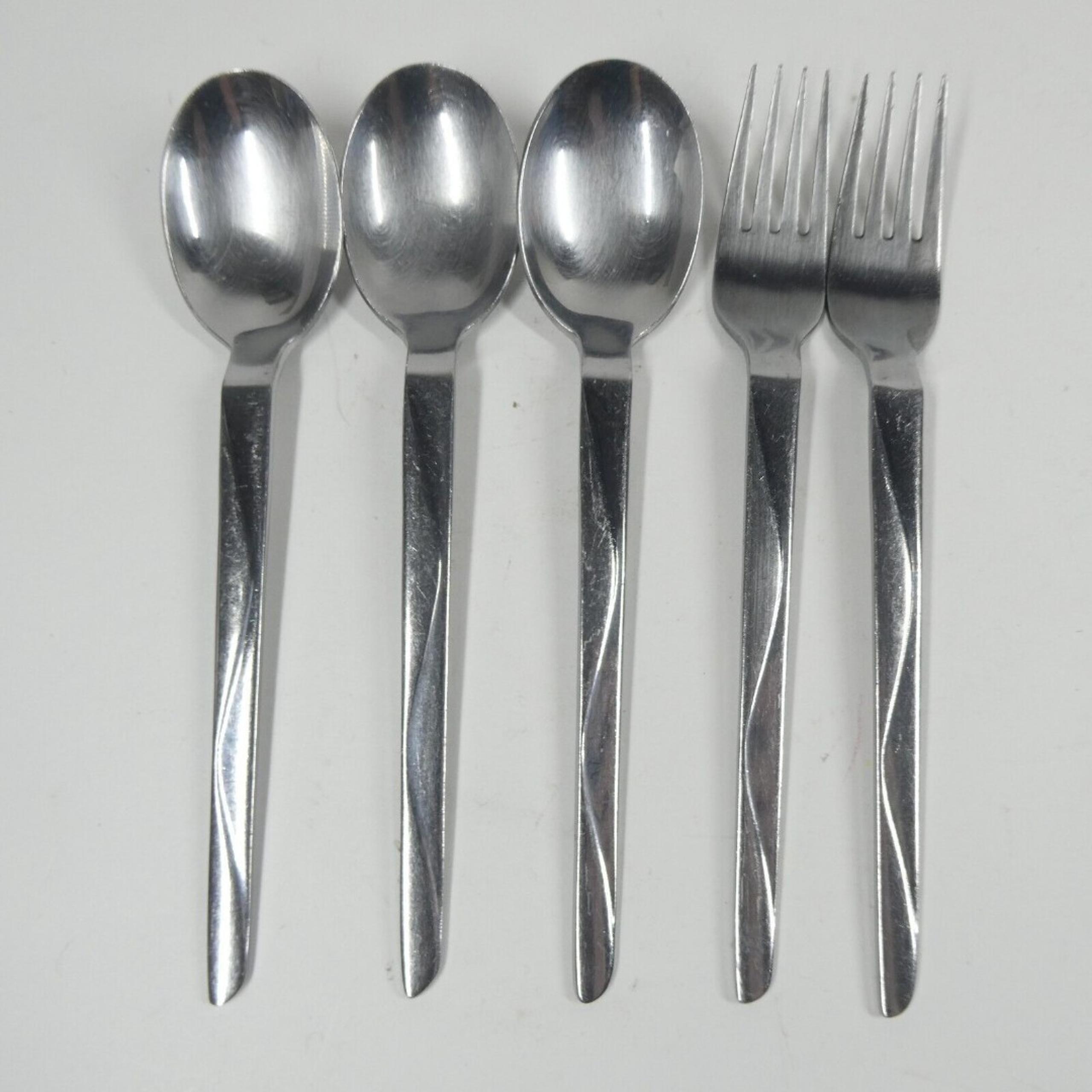 Reed & Barton New Wave Flatware 5pc Lot Forks Spoons Stainless Vintage