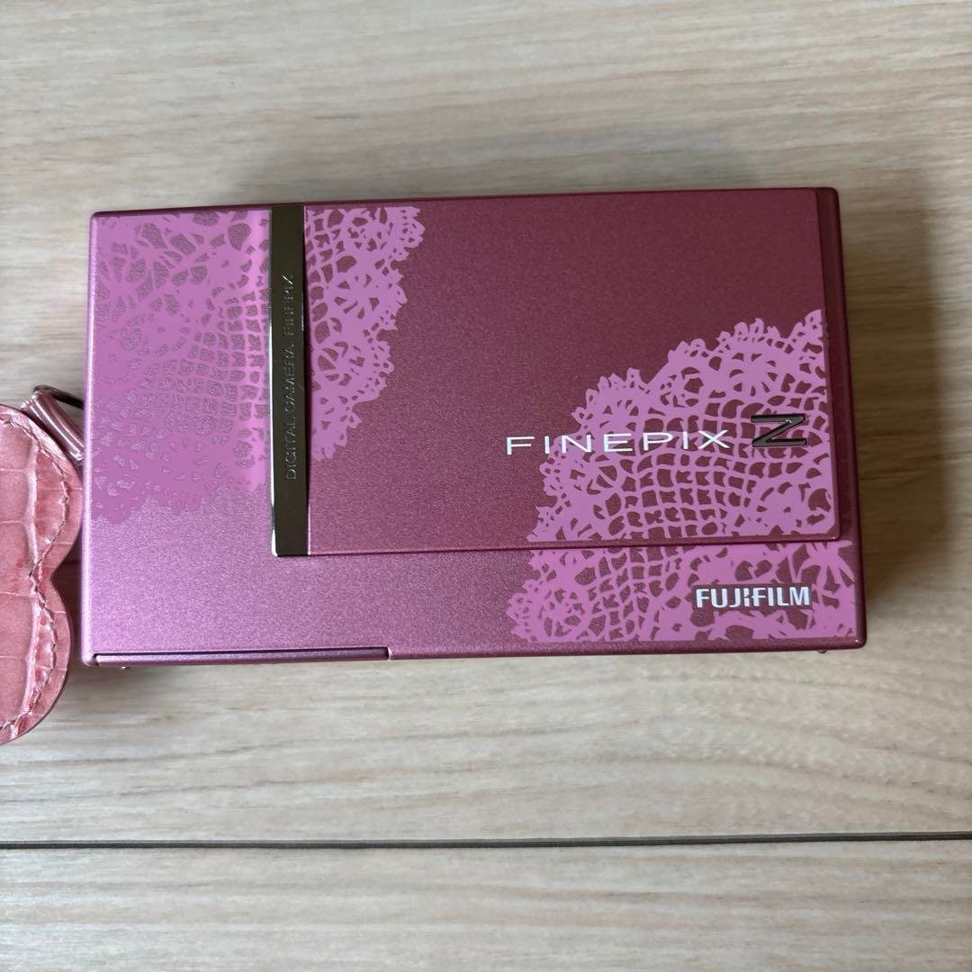 RARE Fujifilm FinePix Z 10 million pixel compact pink digital camera