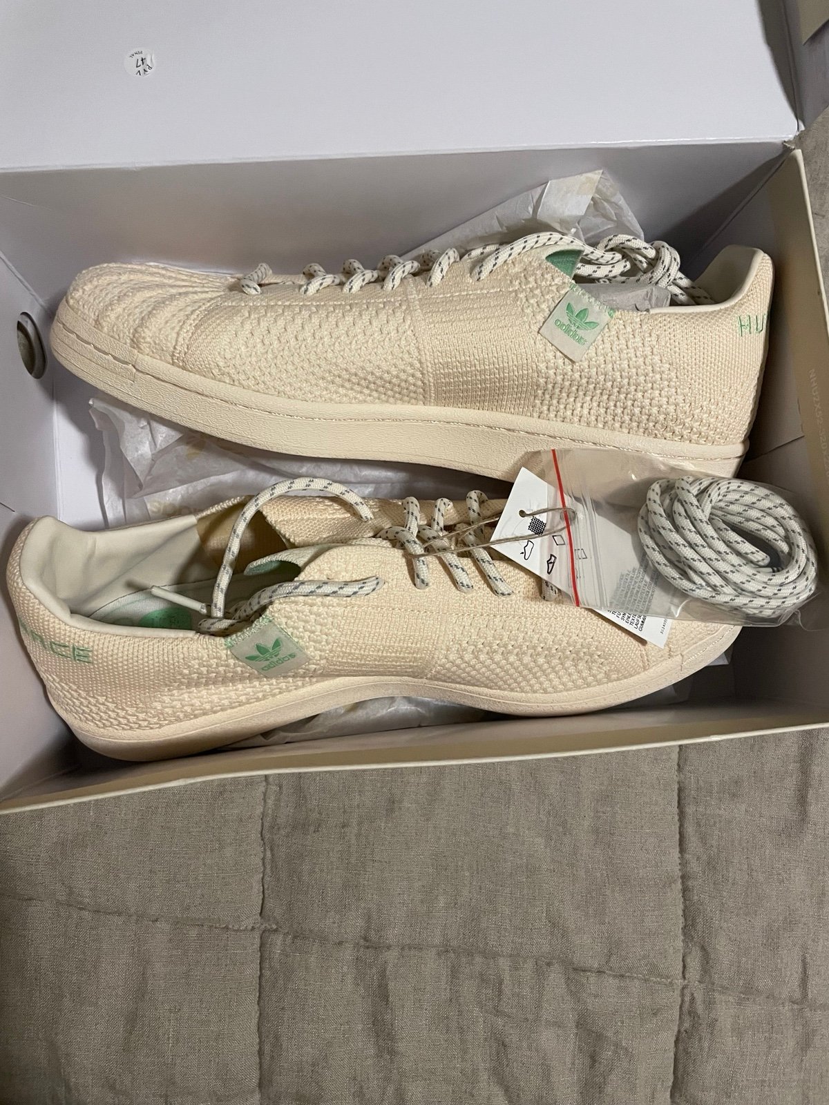 Pharrell Williams Superstar PK-White