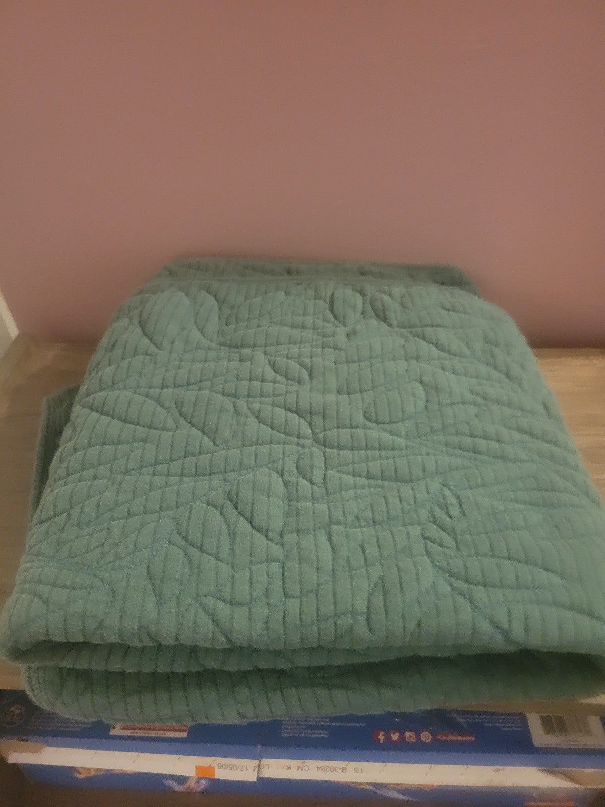 Kate quinn ribbed quilt