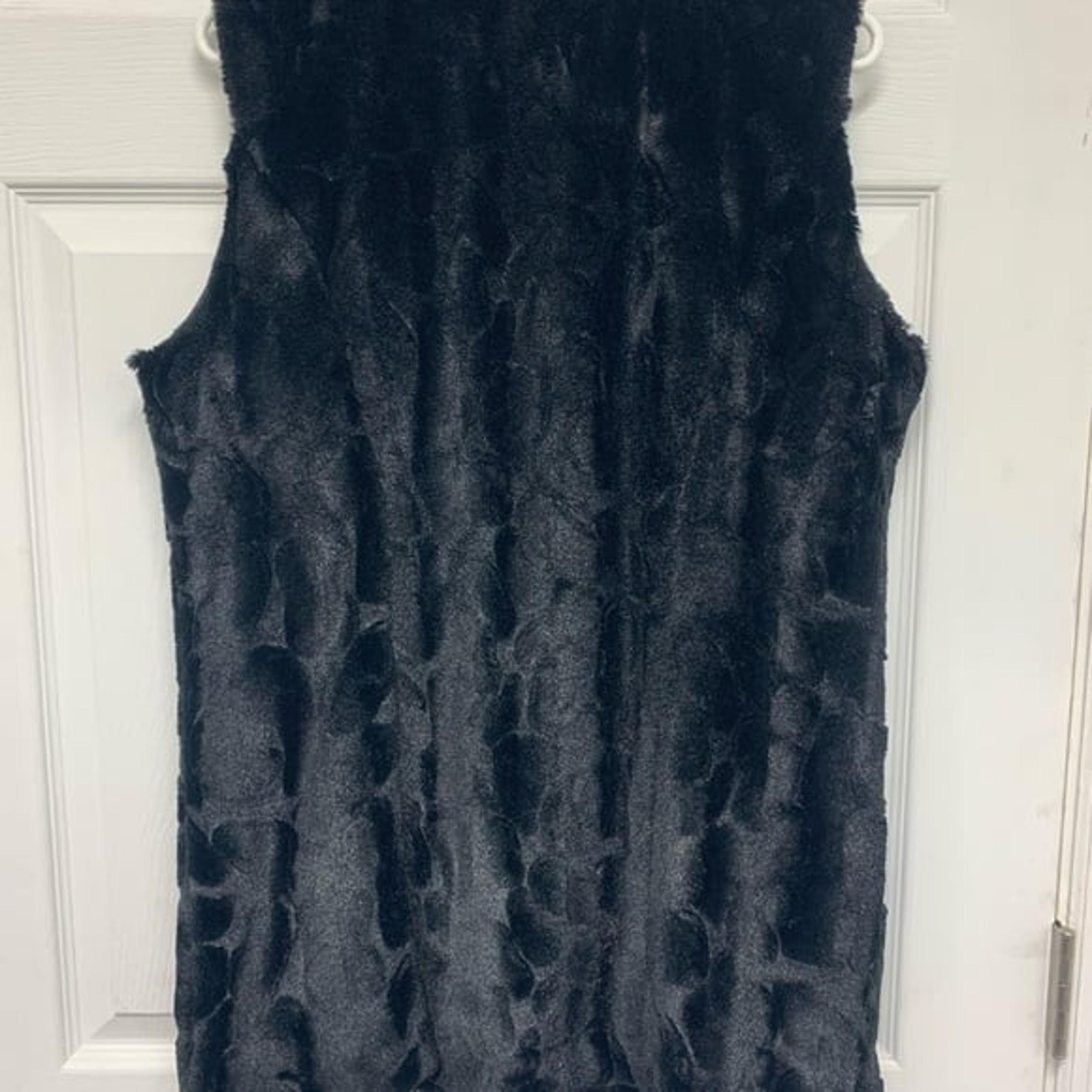 Style & Co. black faux fur vest sz M
