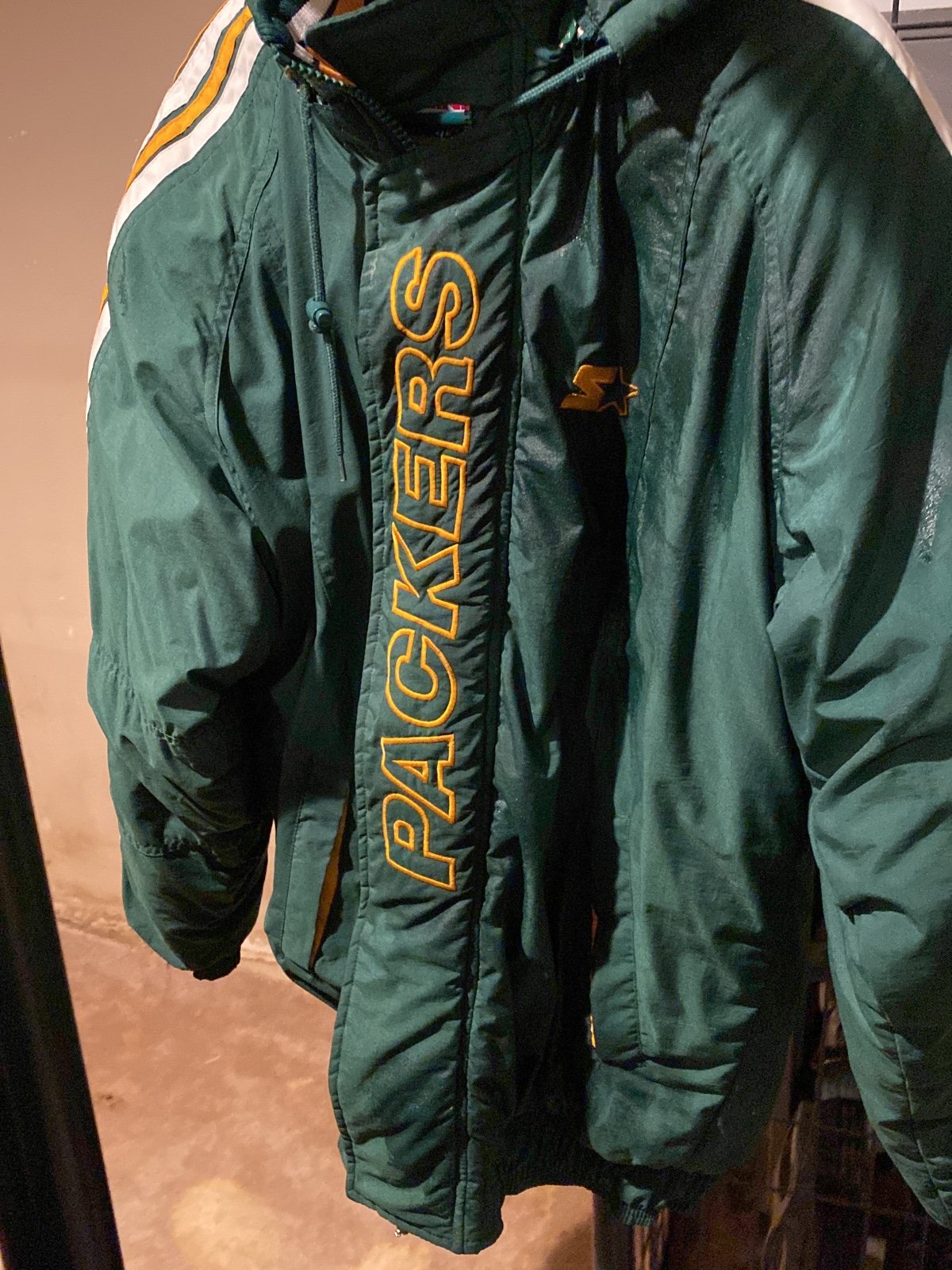 Pro Line Starter Green BayPackers Hooded Jacket. All Stitched Lettering