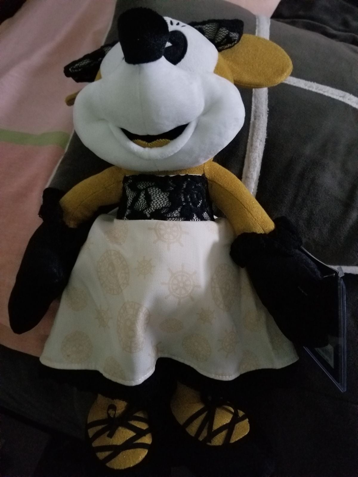 Minnie Mouse The Main Attraction Plush