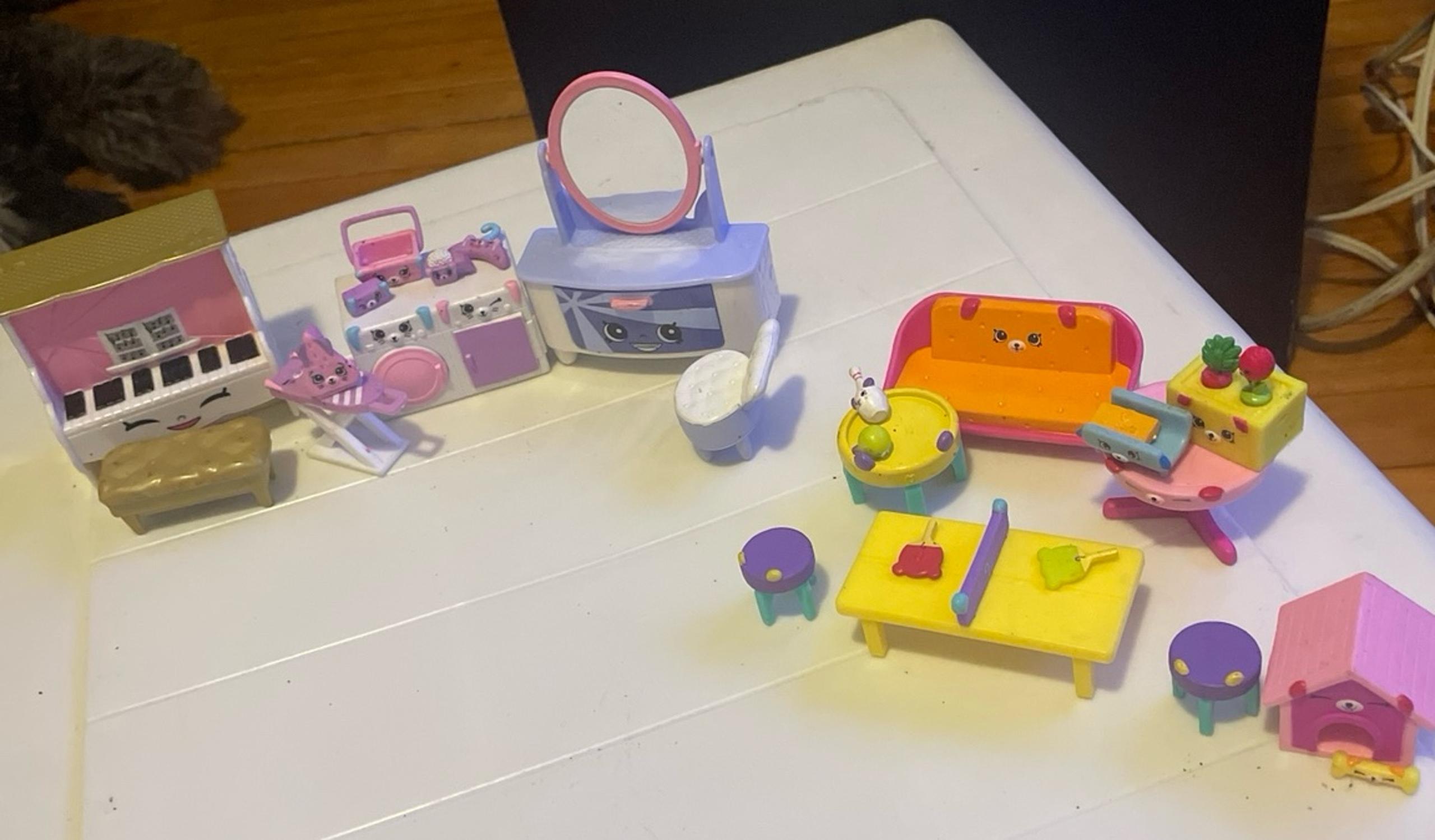 Shopkins bundle of furniture sets
