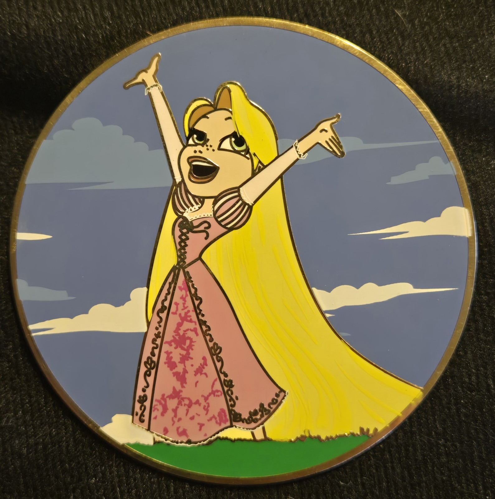 Disney Acme Tangled Rapunzel Singing Pin LE 250 Pascal Flynn Rider Maximus