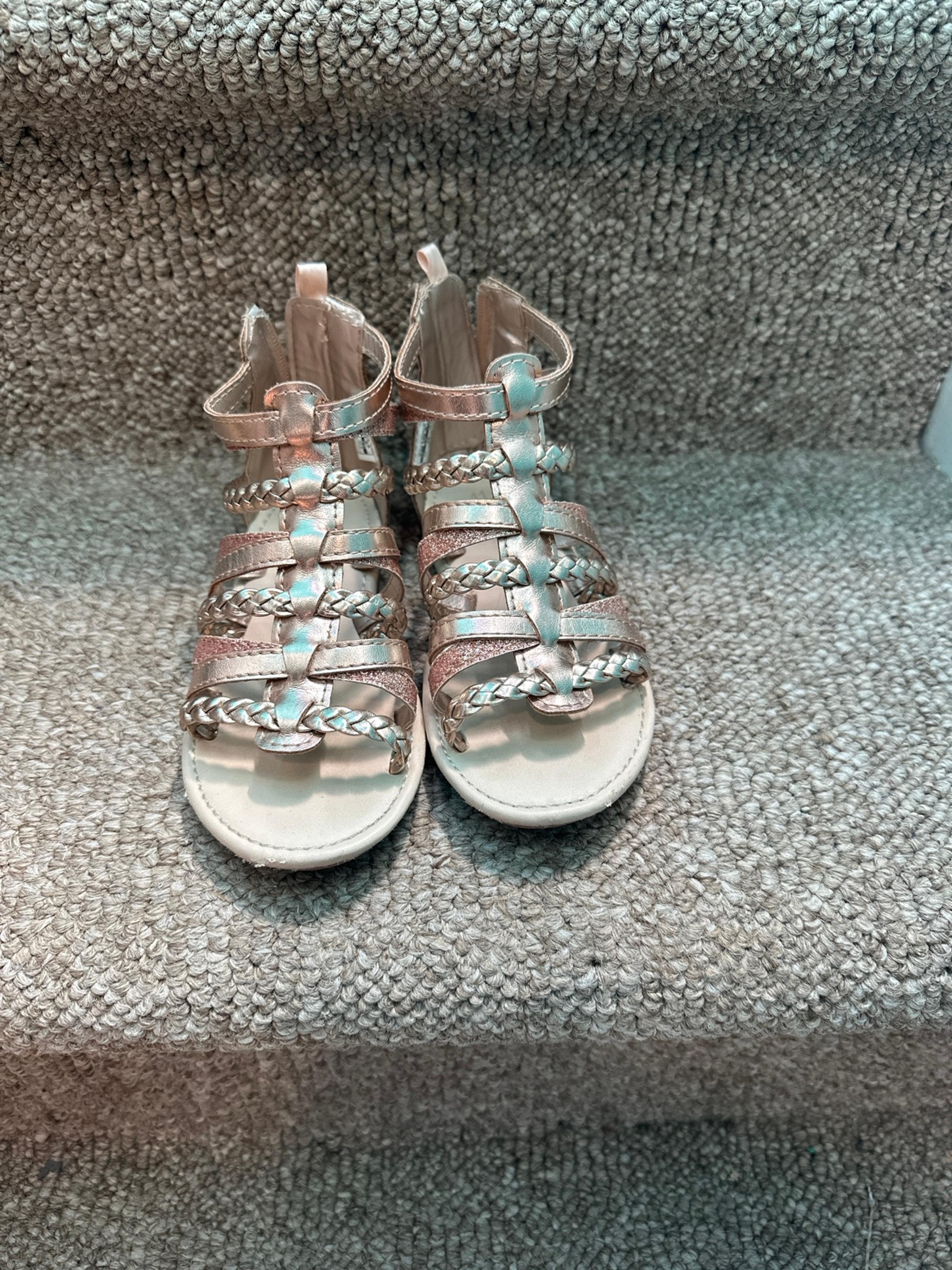 Girl’s Sandals size 11 Carter’s