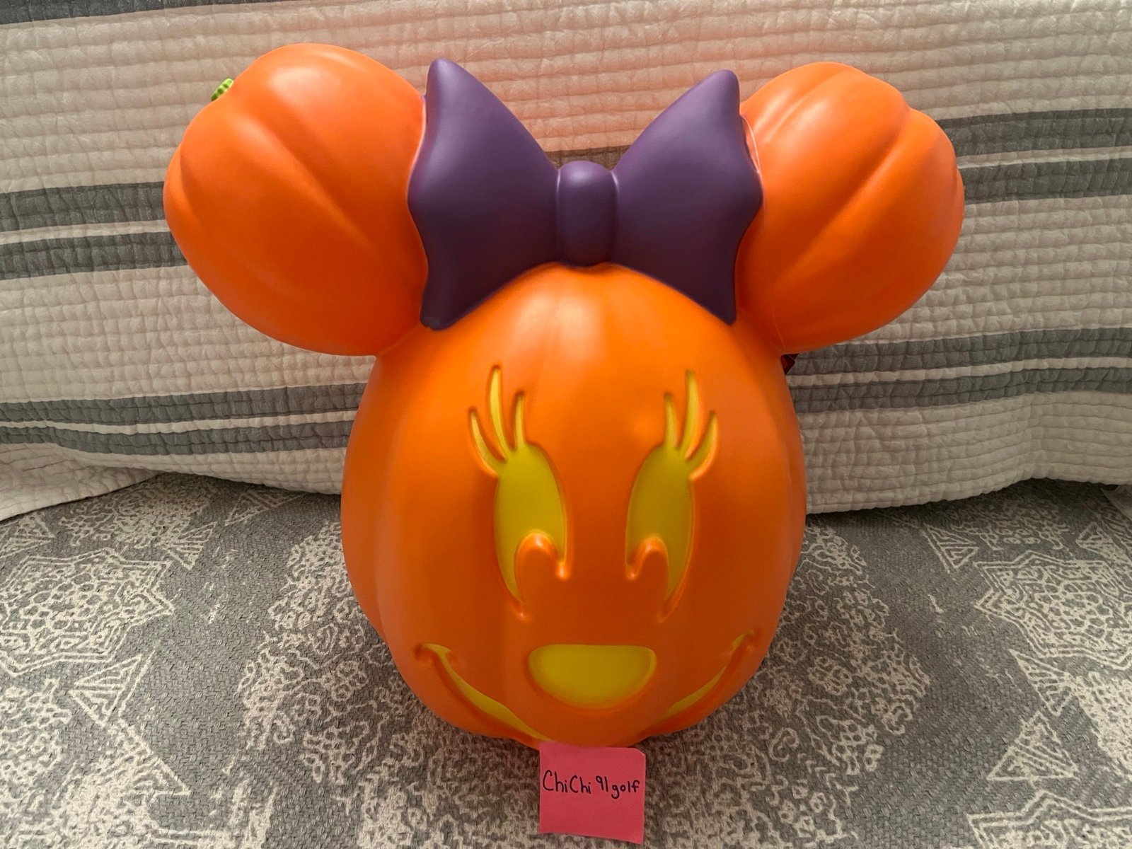 Minnie Mouse Light-Up Jack-o'-Lantern