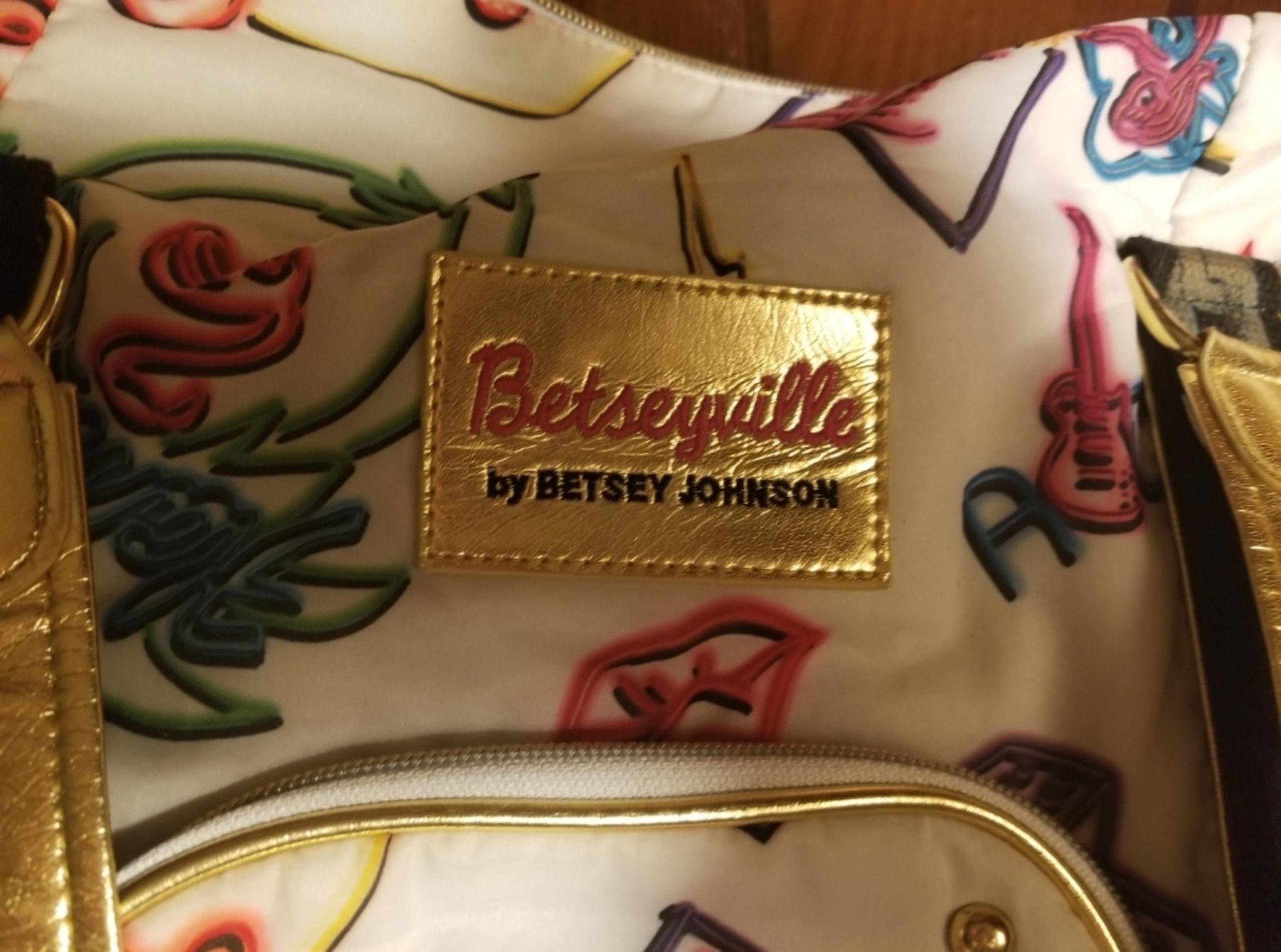BETSEYVILLE duffle bag