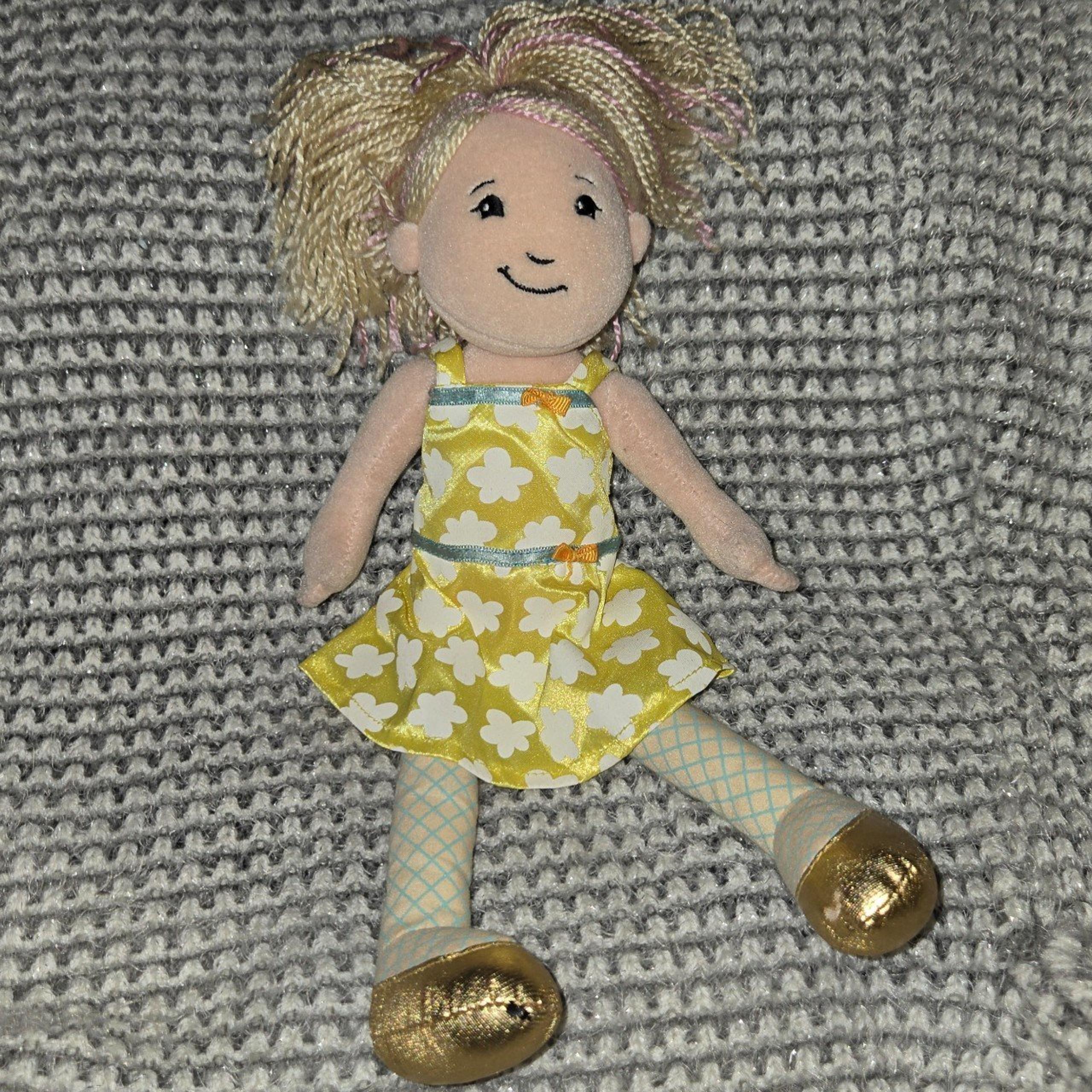 Groovy Girls Yellow Gwen Doll Plush Toy 15”