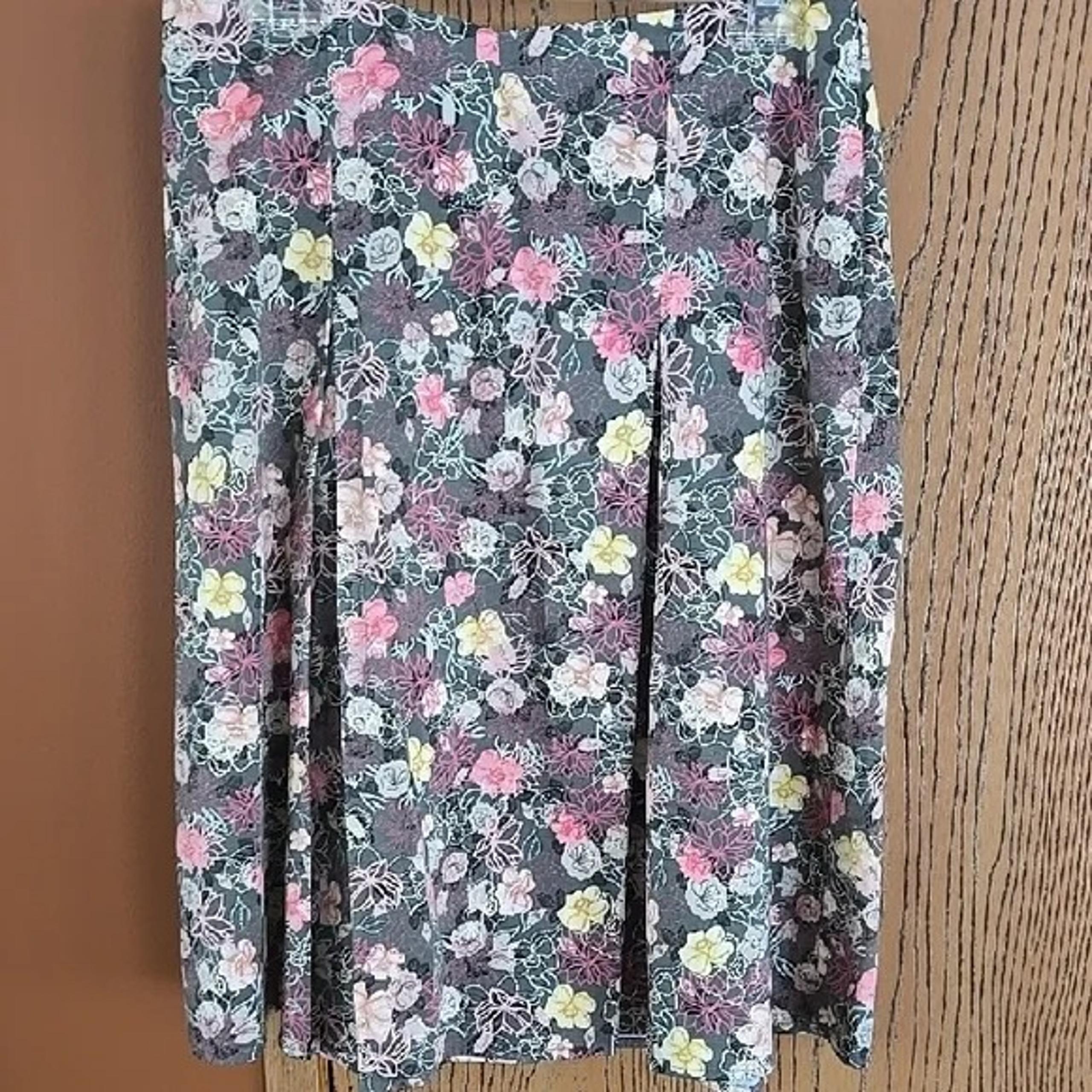 Christopher & Banks A-line Floral Skirt Size 8