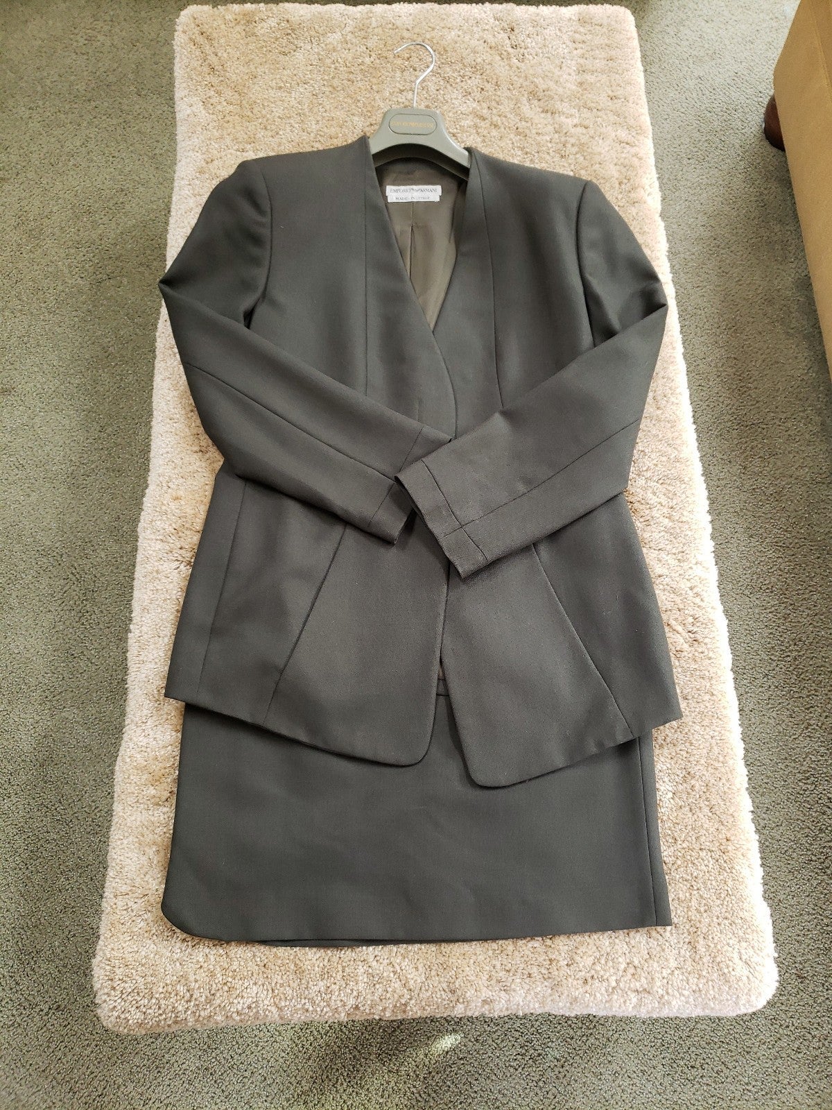 Vintage Armani women Suit with skirt Hunter Green Size 10/ 42 100% wool