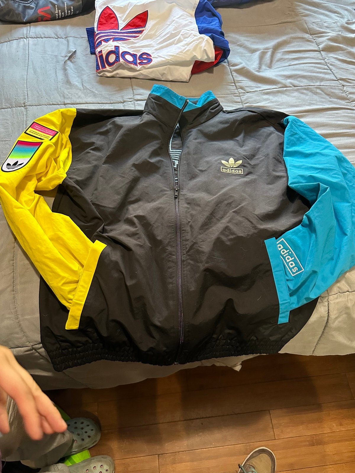 Adidas shadow tr wind breaker