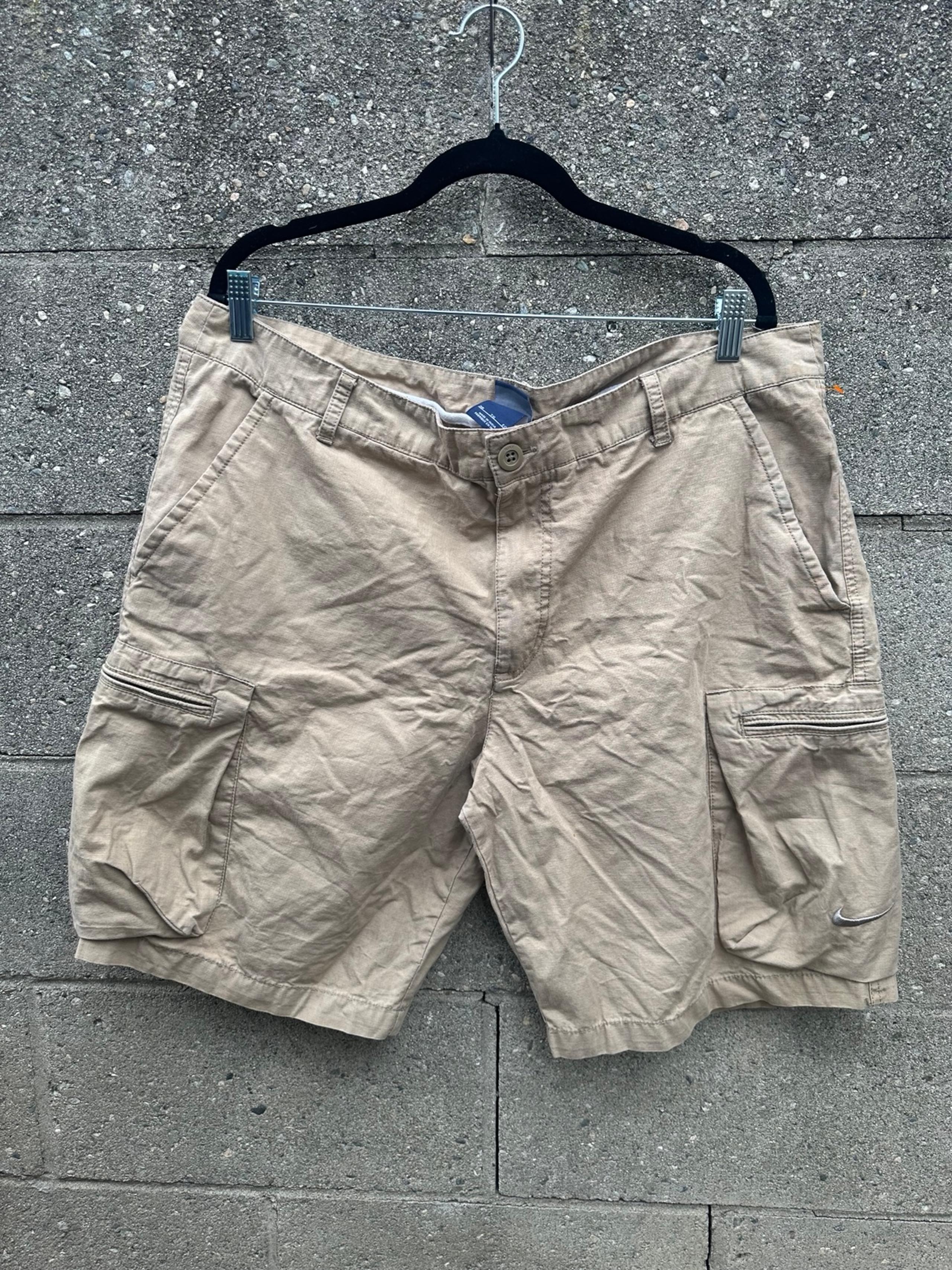 Nike Swoosh Cargo Shorts Baggy Tan Men’s 38”