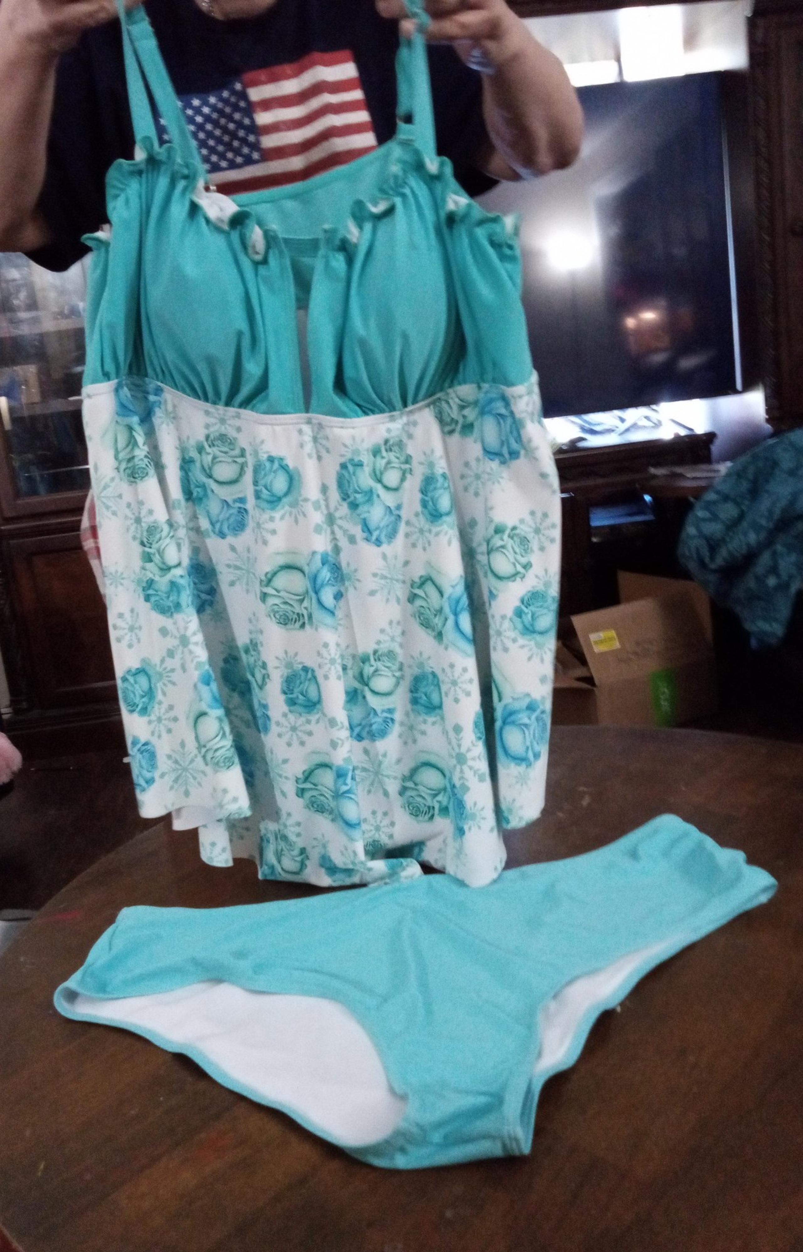 Women 2 pieces swimsuit by.rose gals size 5XL US 24