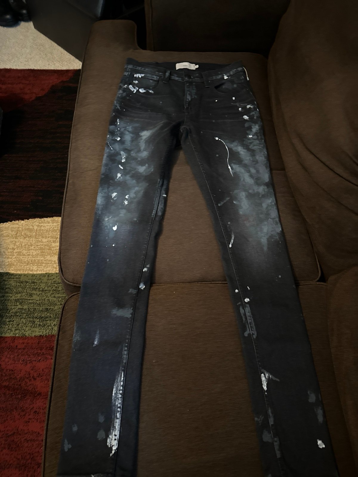 Men’s Distressed Jeans