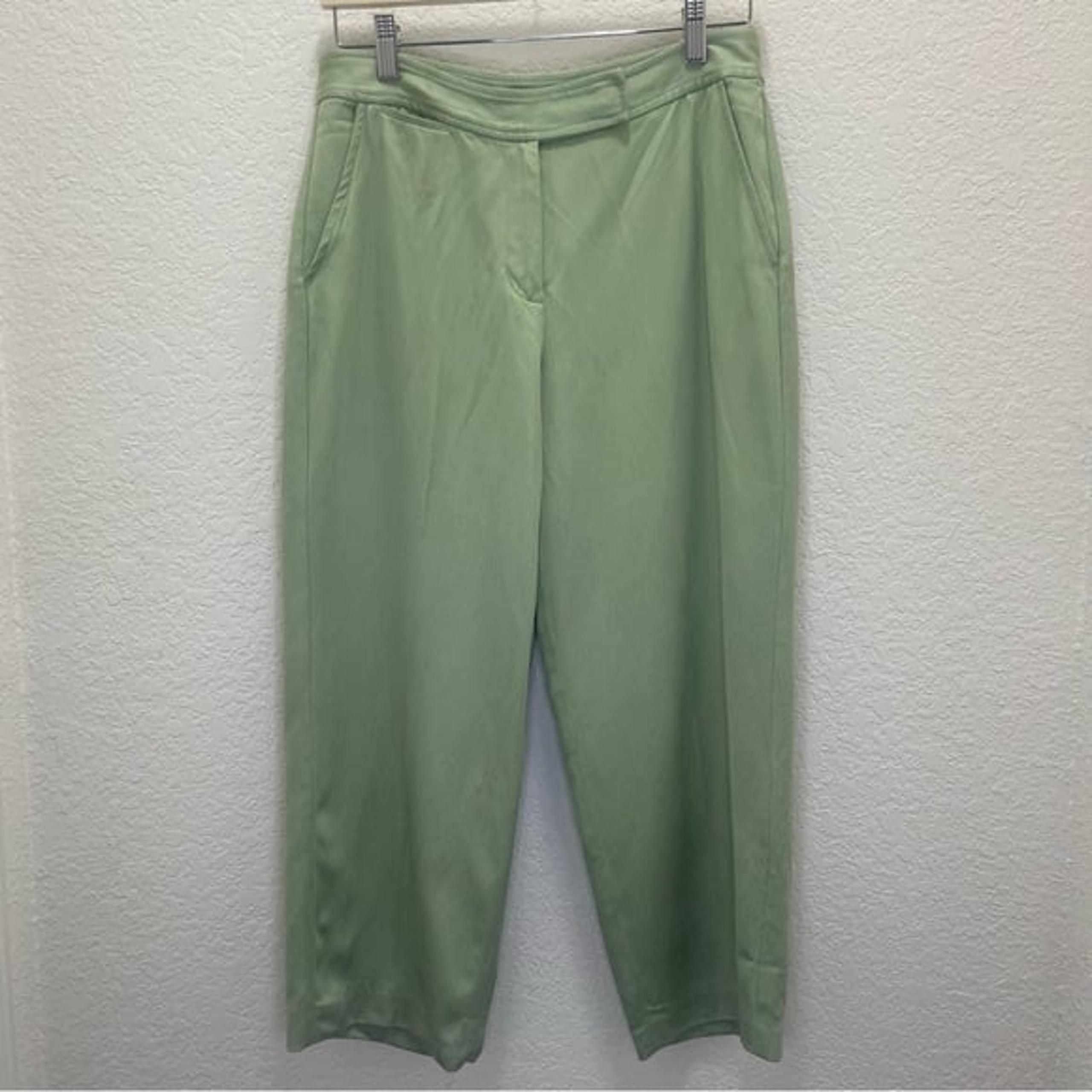 Tommy Bahama Silk / Cotton crop women’s pants size 8 olive green vacation