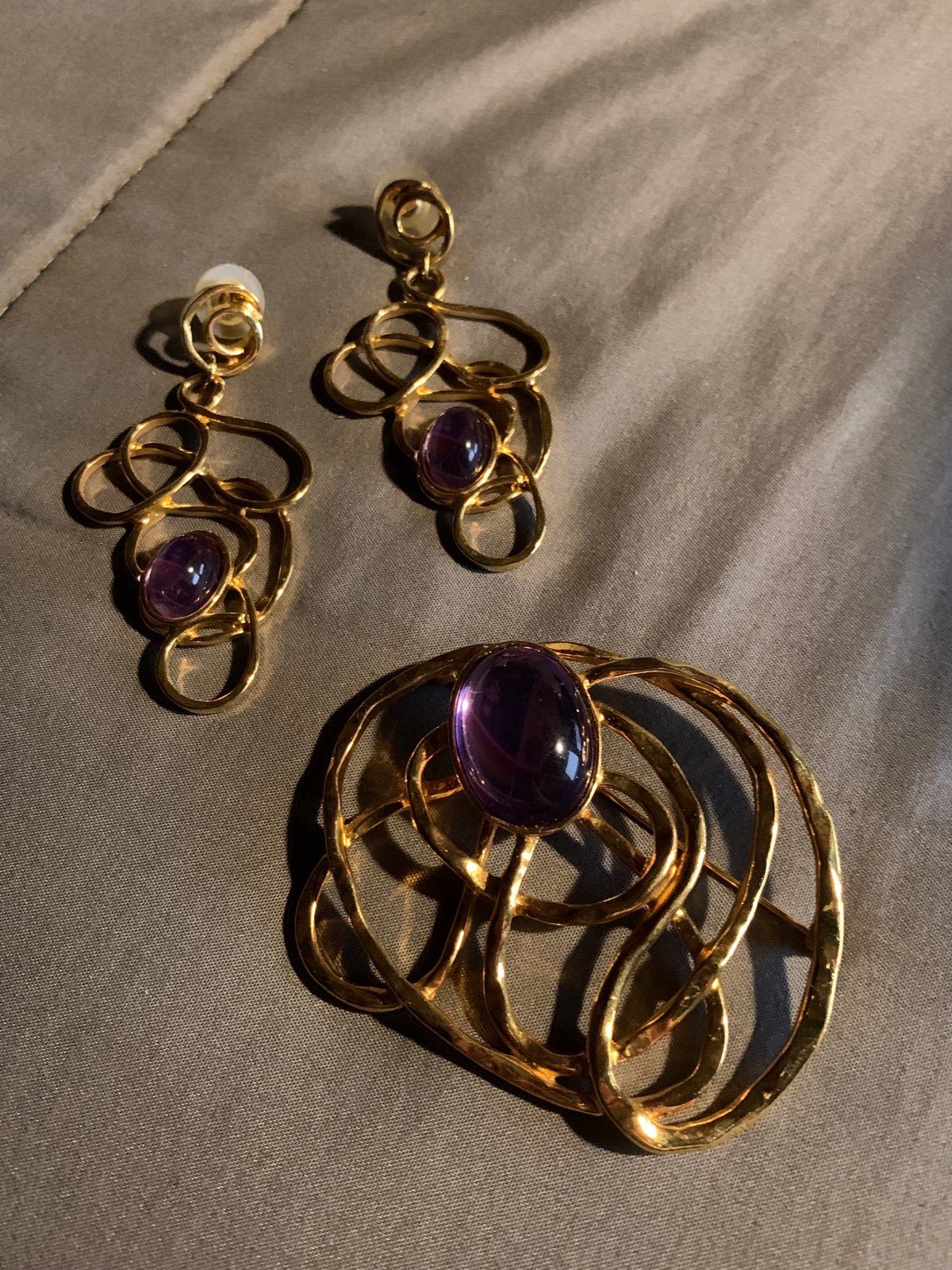 Vintage Rare Avon Gold and Purple Pin and Earring Set