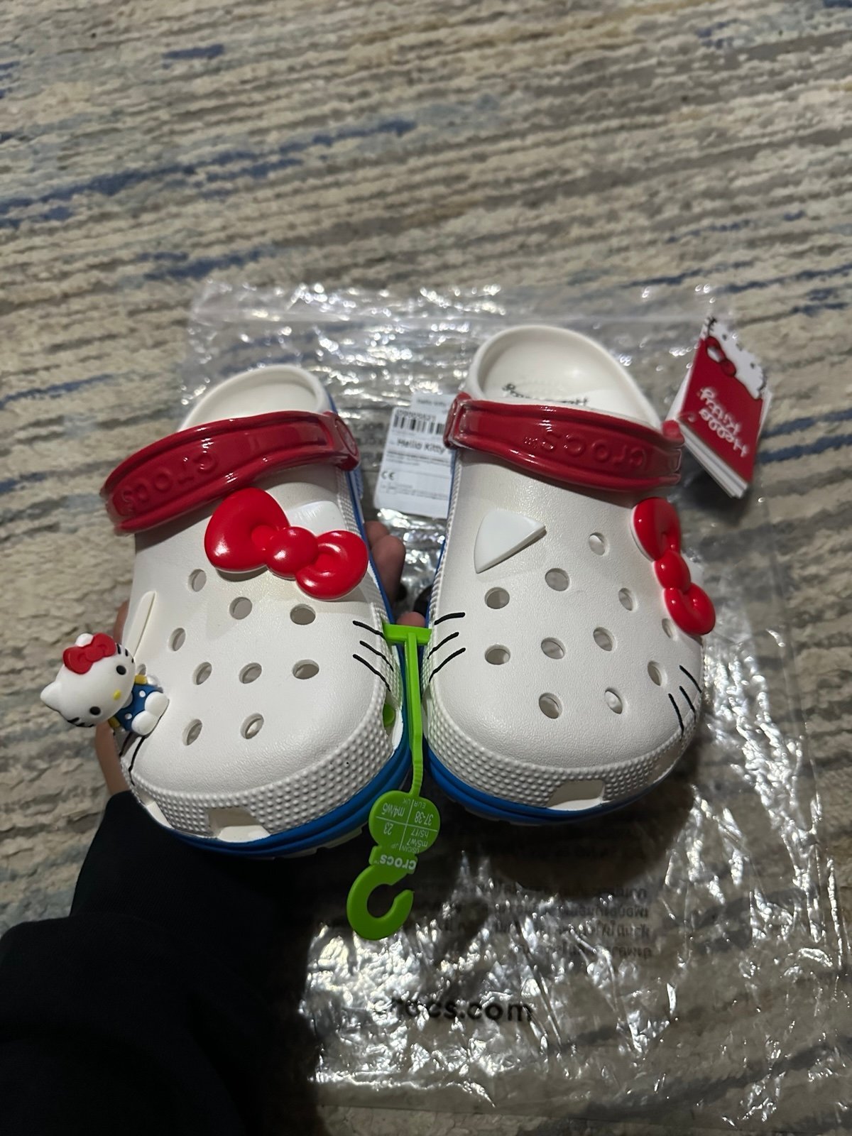 New Hello Kitty x Crocs Adult I Am Classic Clog 5 Mens = 7 Womens
