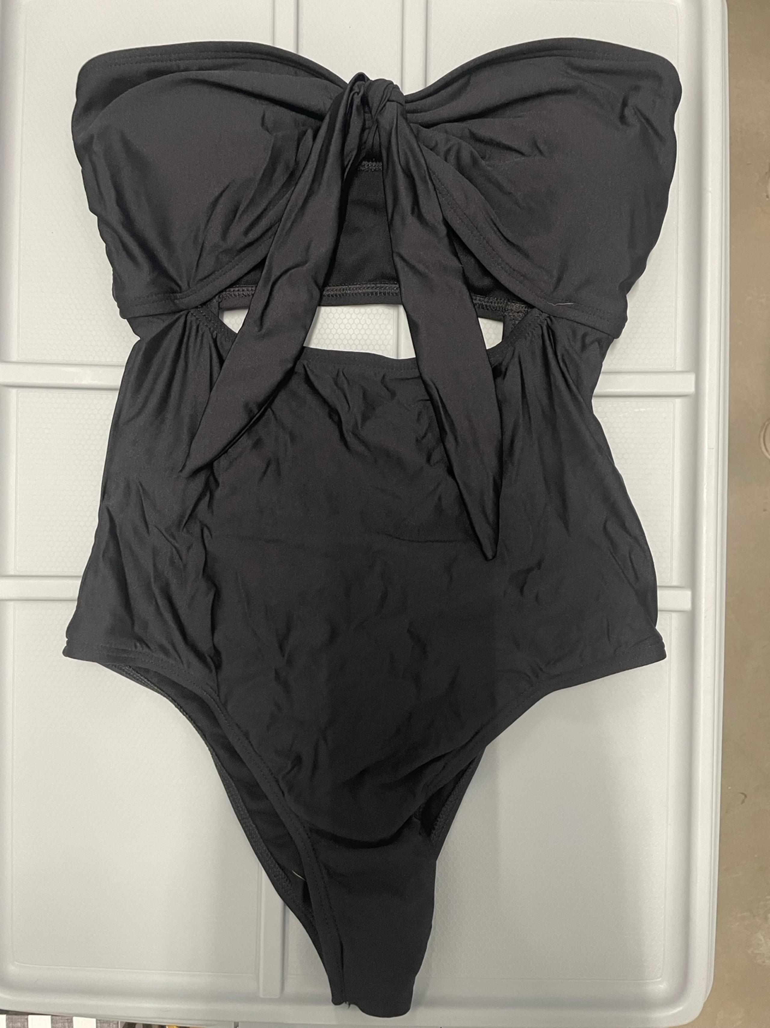Strapless one piece bathing suit