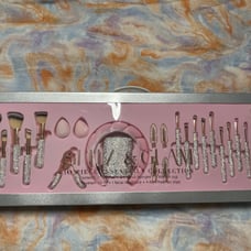 Glitz & Glam Viral Rhinestone Tiktok Brushes