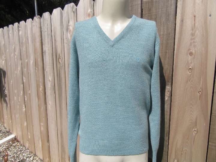 Vintage Christian Dior Lite Blue Orlon Acrylic V-Neck Sweater Men's Medium USA