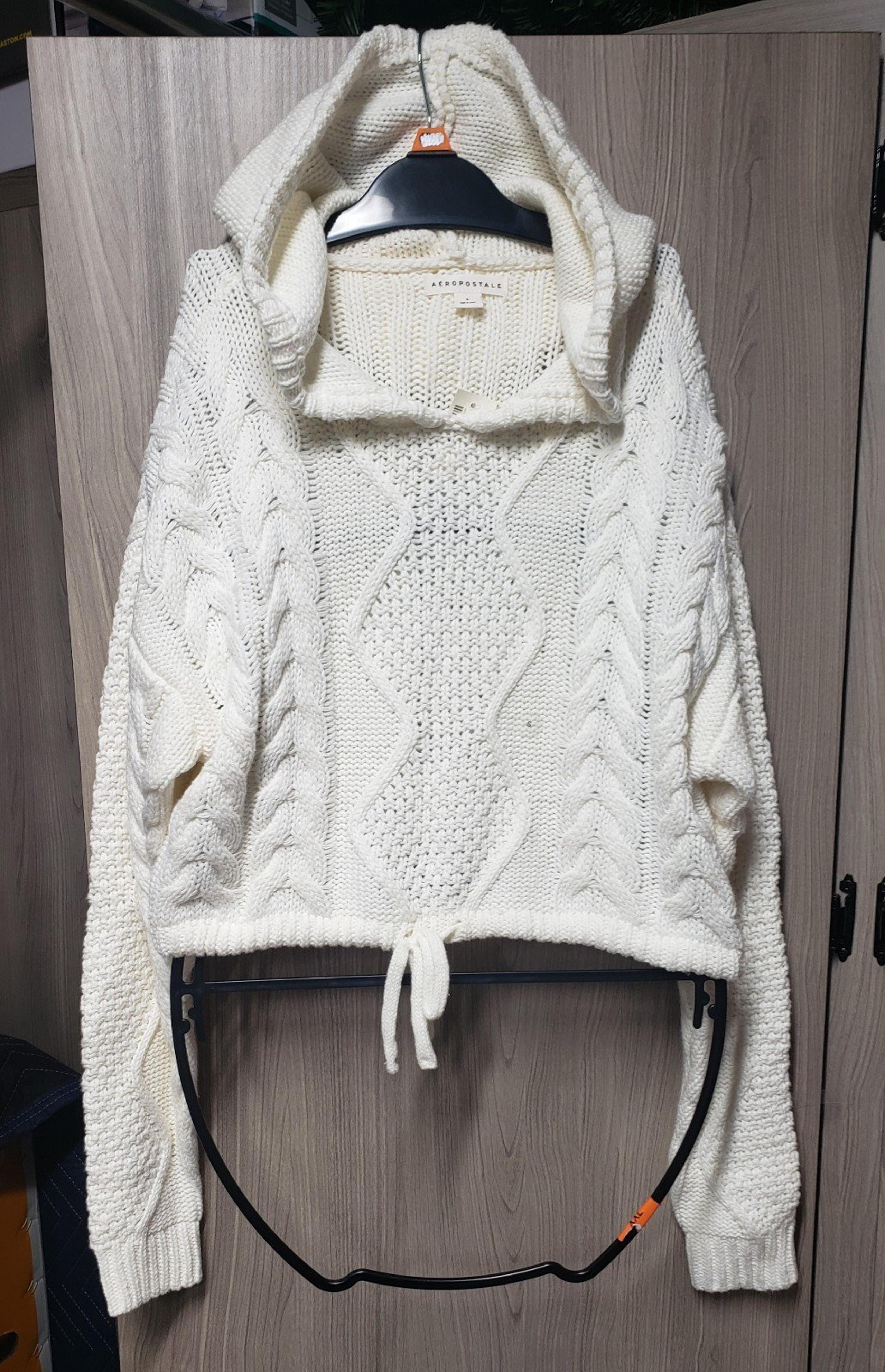 Aeropostale white knite hooded sweater