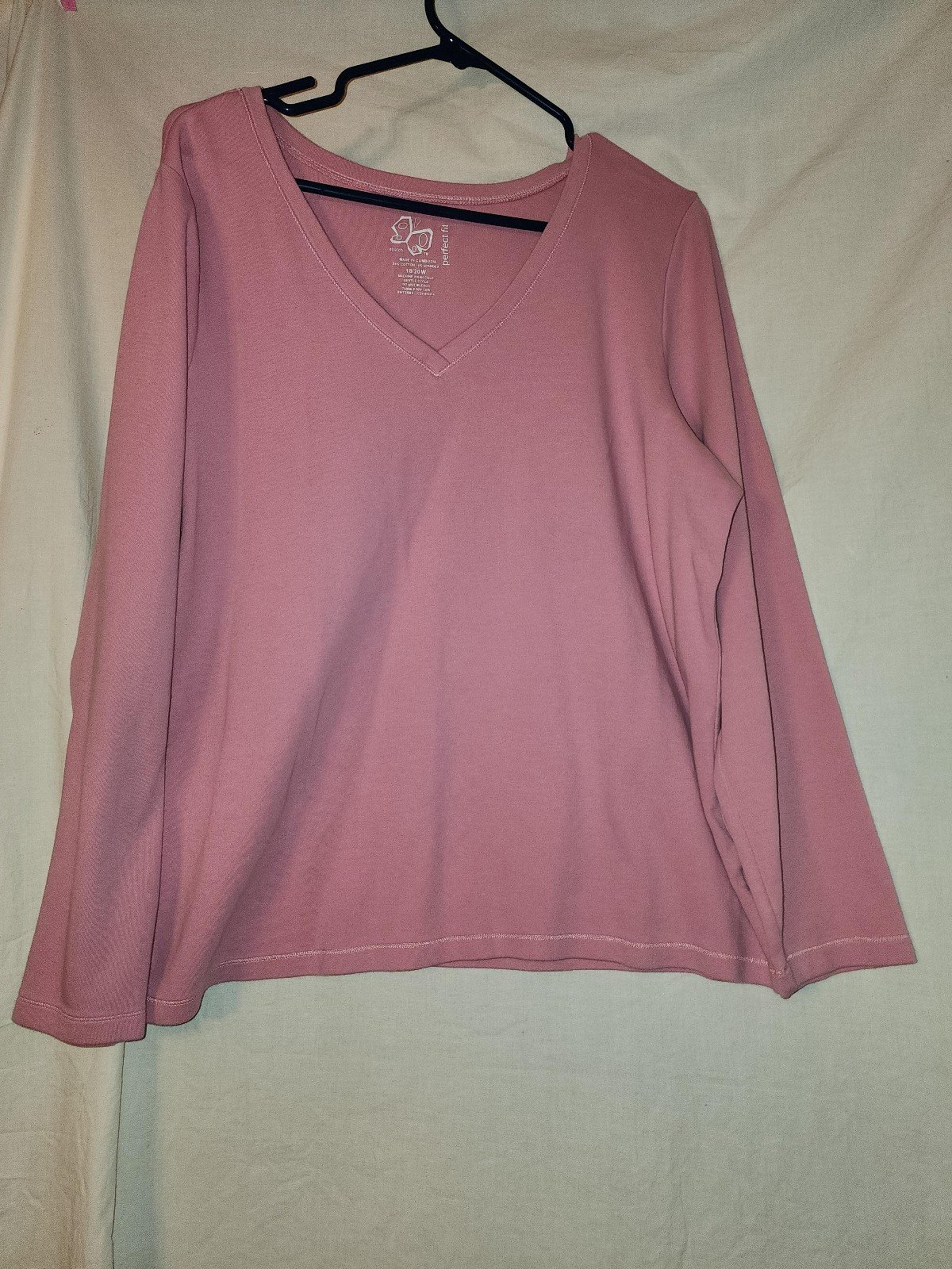 Fashion bug womens size 1x 18 20 pink vneck longsleeved top