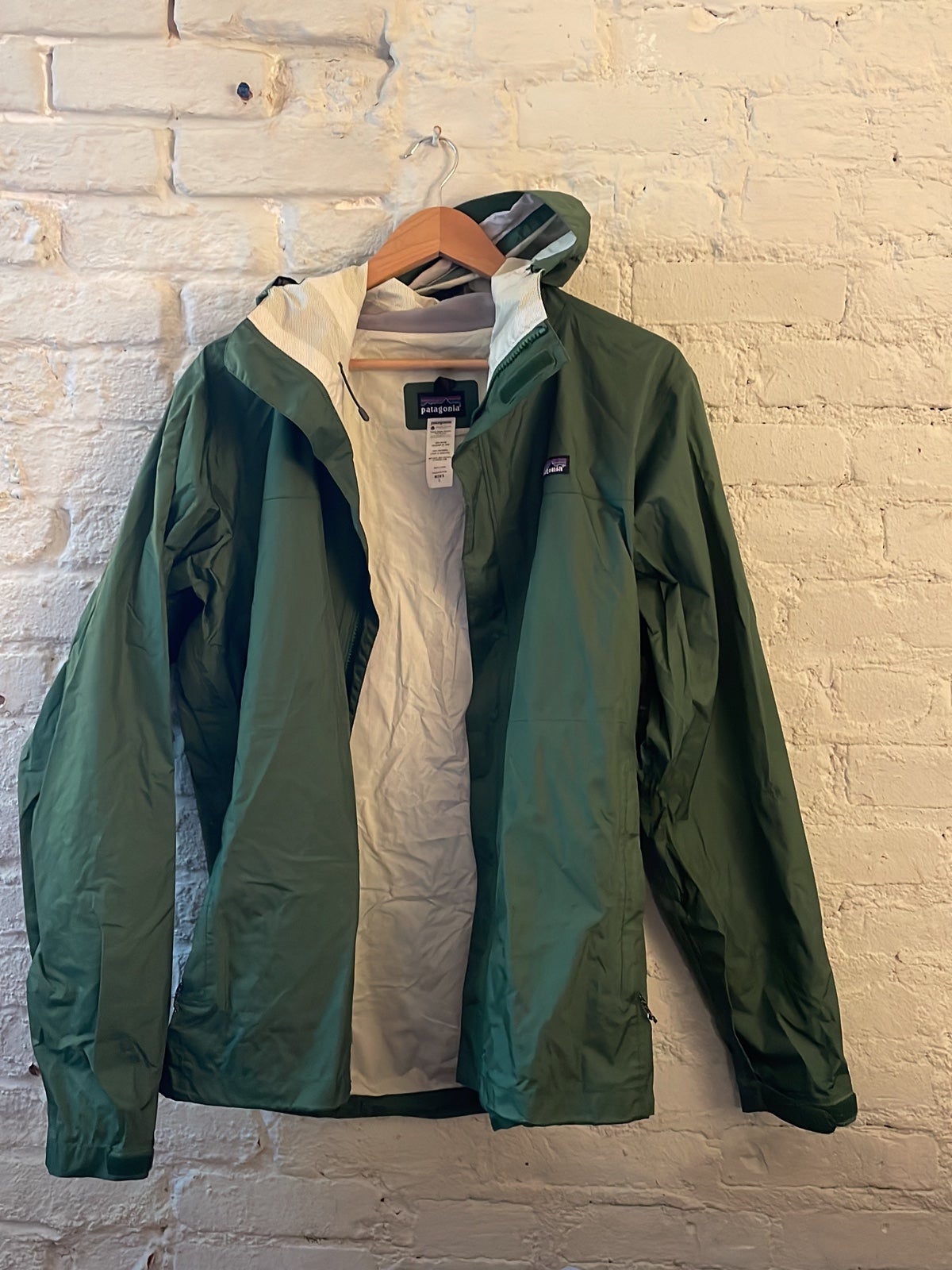 Patagonia zipper windbreakers