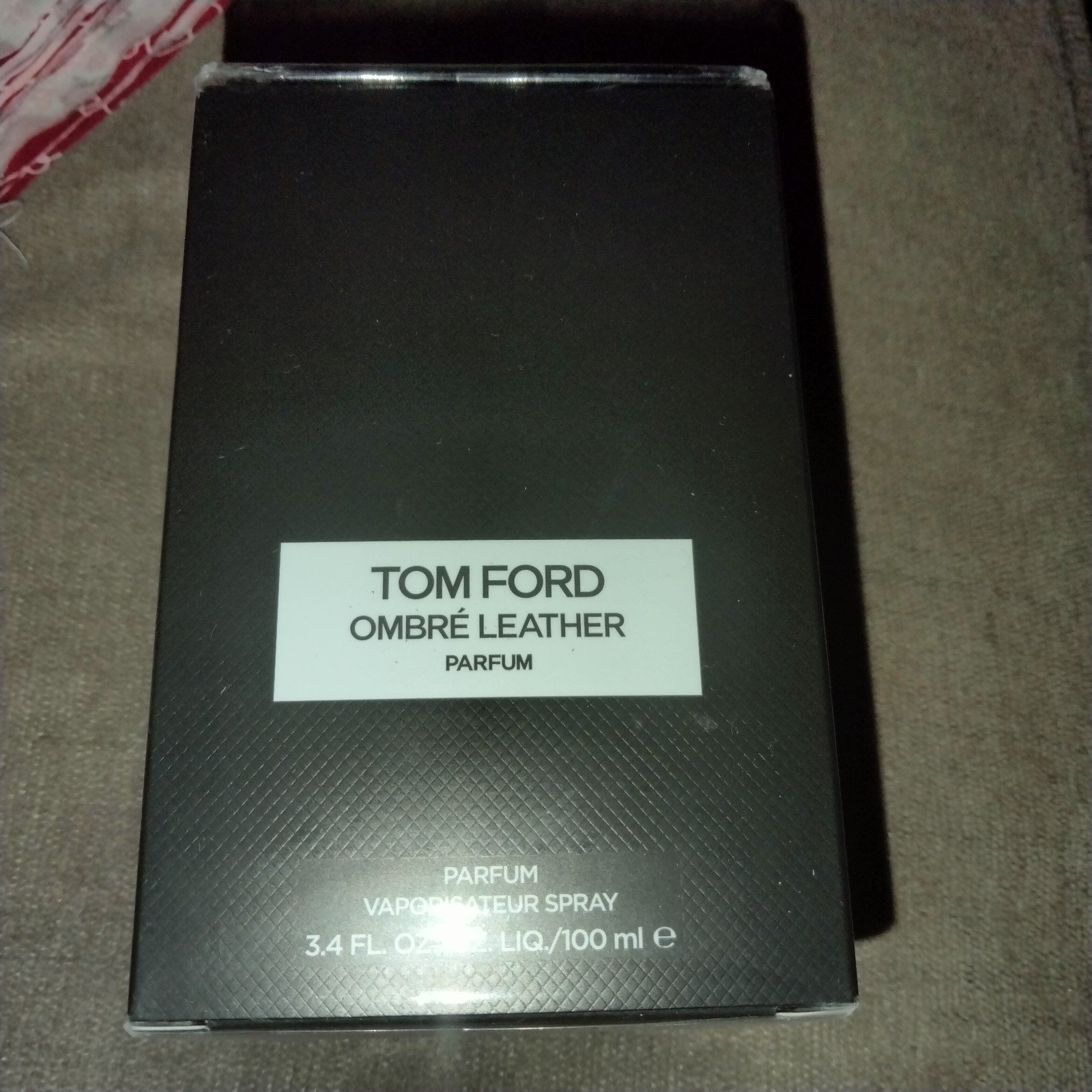 Tom Ford Ombre leather parfum 3.4 - detail