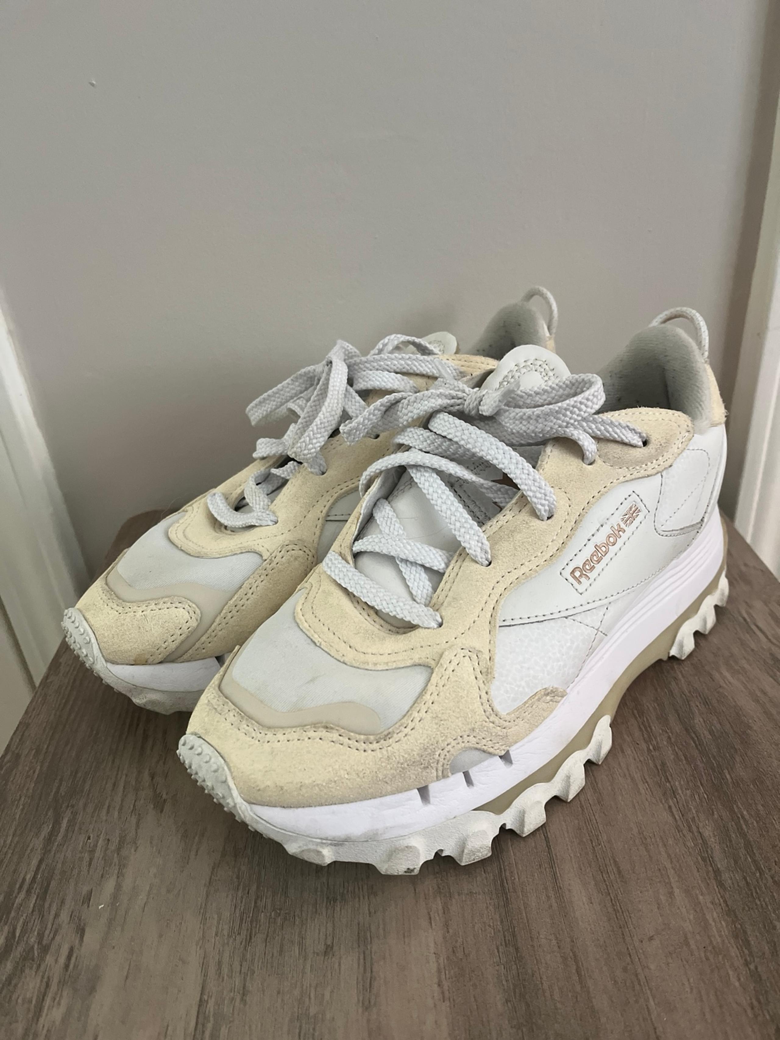 Women’s Cardiac B Reebok tennis shoes size 7.5