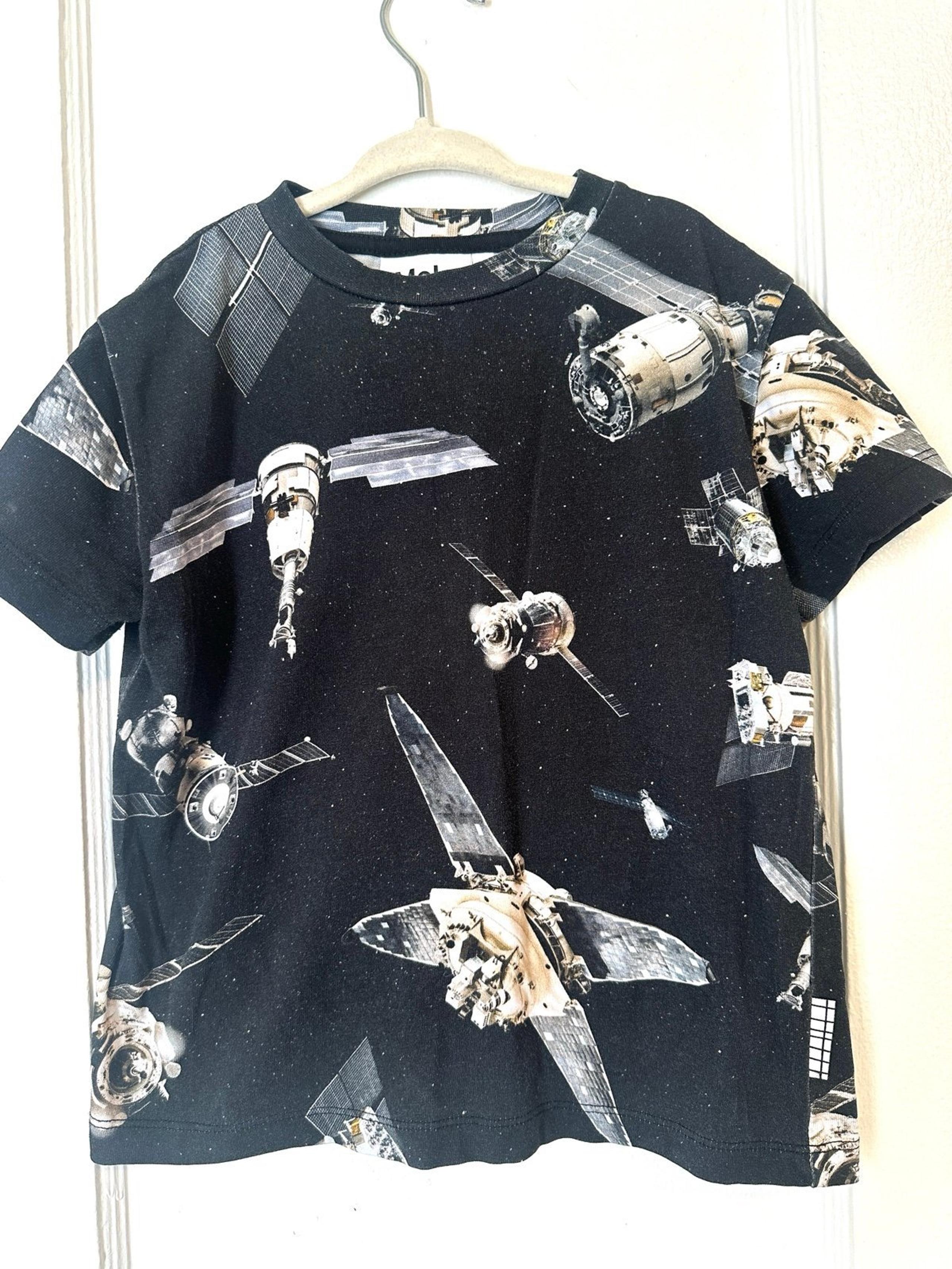 Molo space satellite shirt size 110