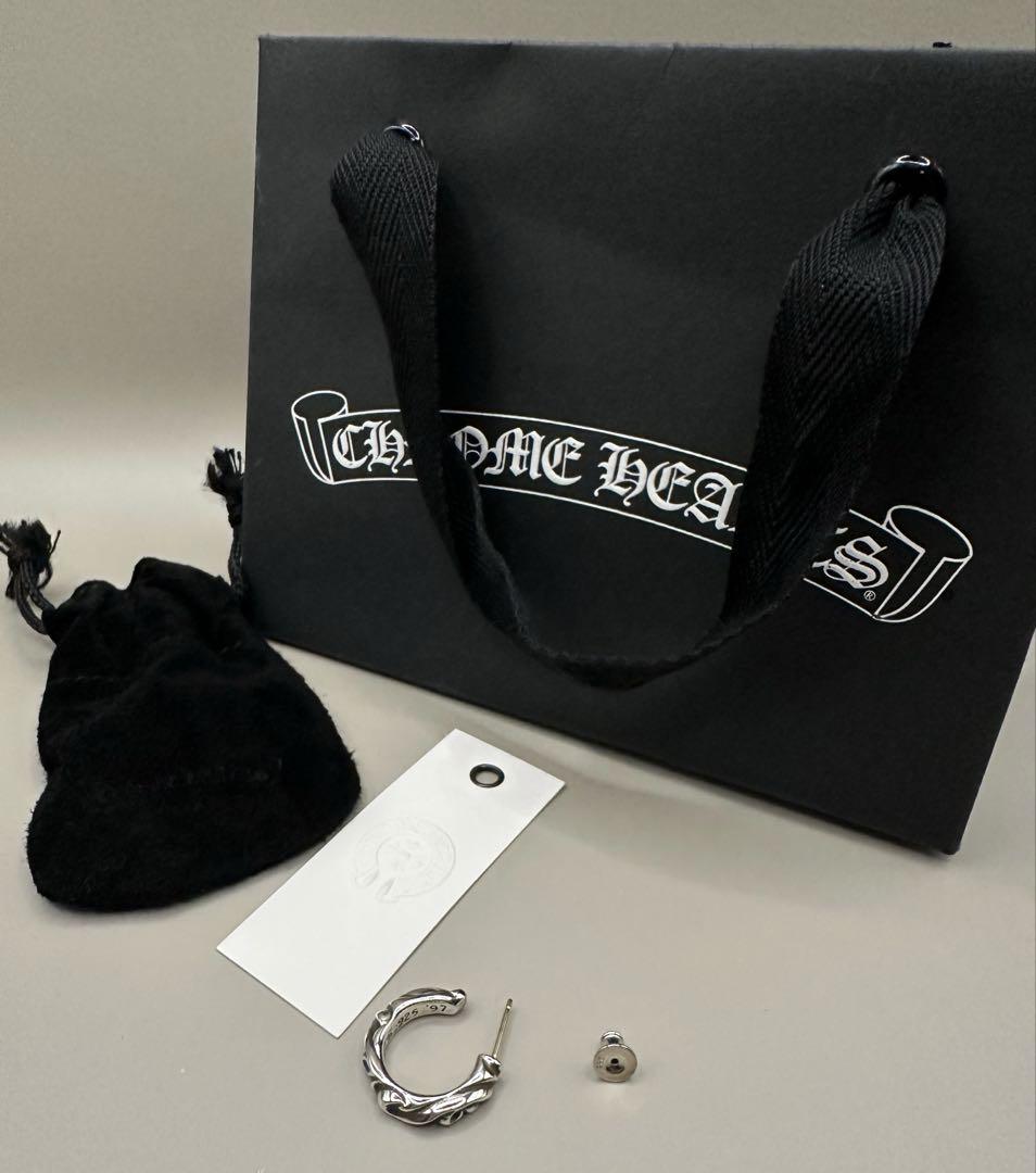 Chrome Hearts earring (one side)