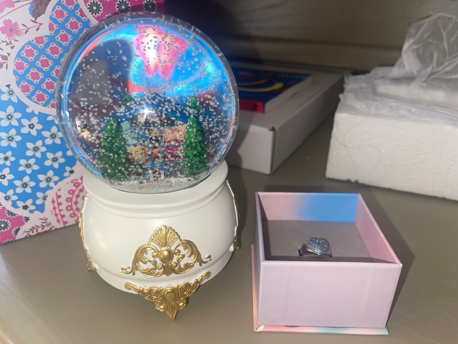 Lover Snowglobe & Lover Ring
