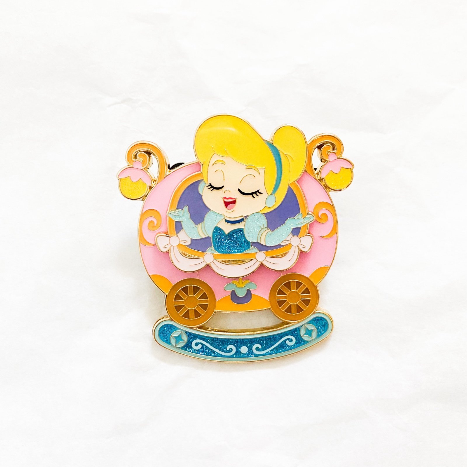 Disney Shanghai Disneyland Pin Trading Fun Day Princesses Cinderella Pin