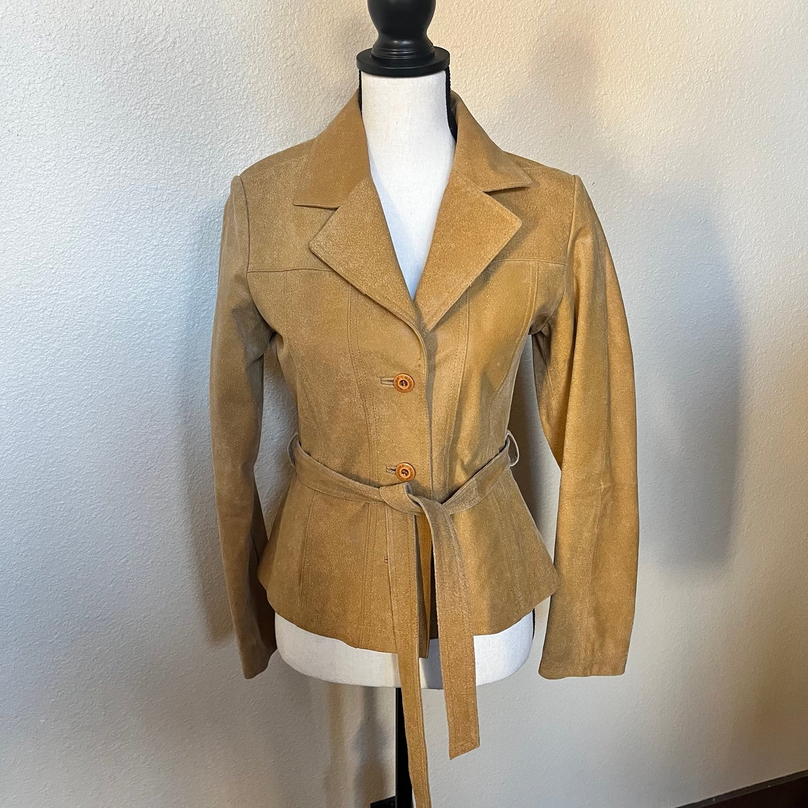 Wilson’s Leather Maxima jacket - tan - looks new!