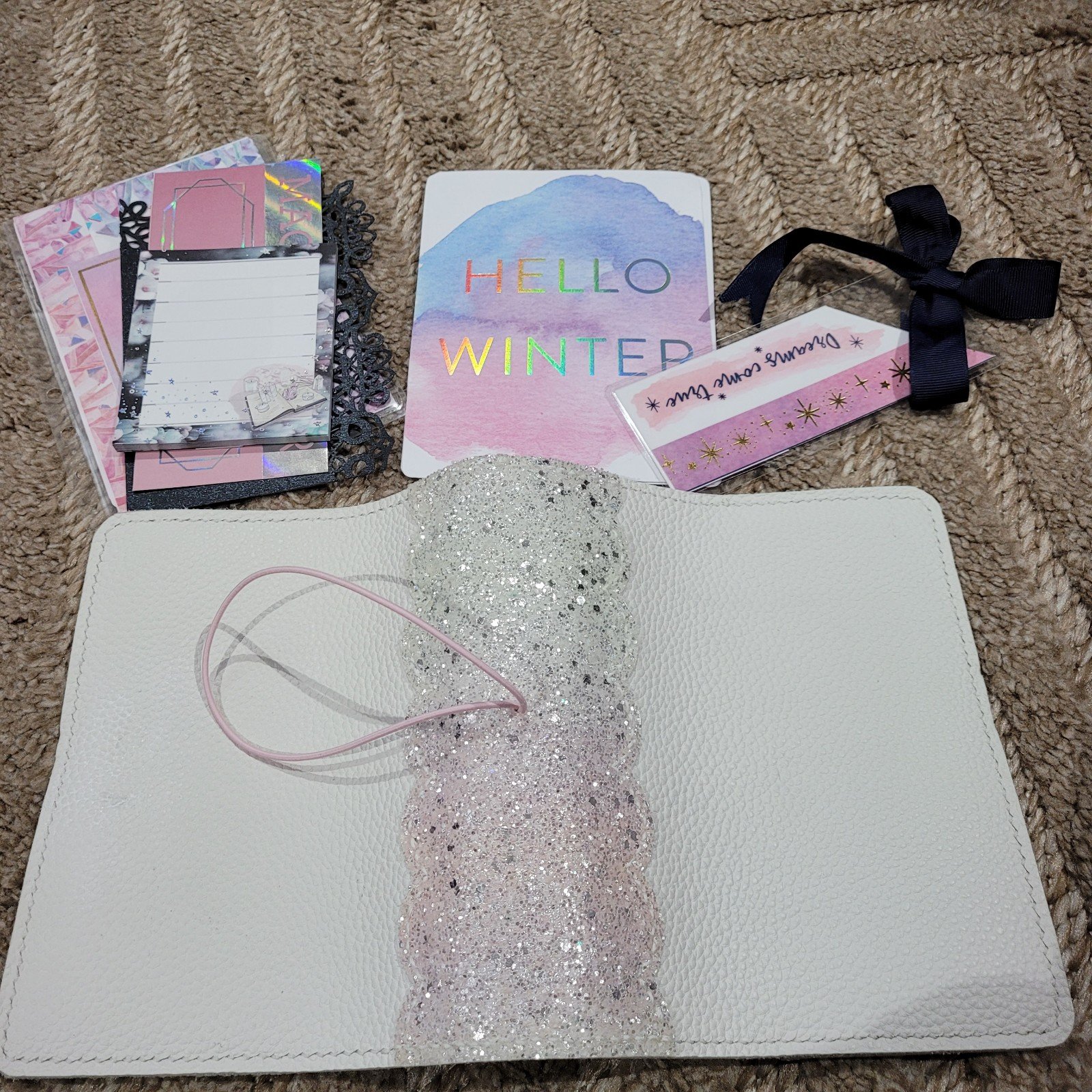 Pelle A6 planner with unicorn glitter edge.