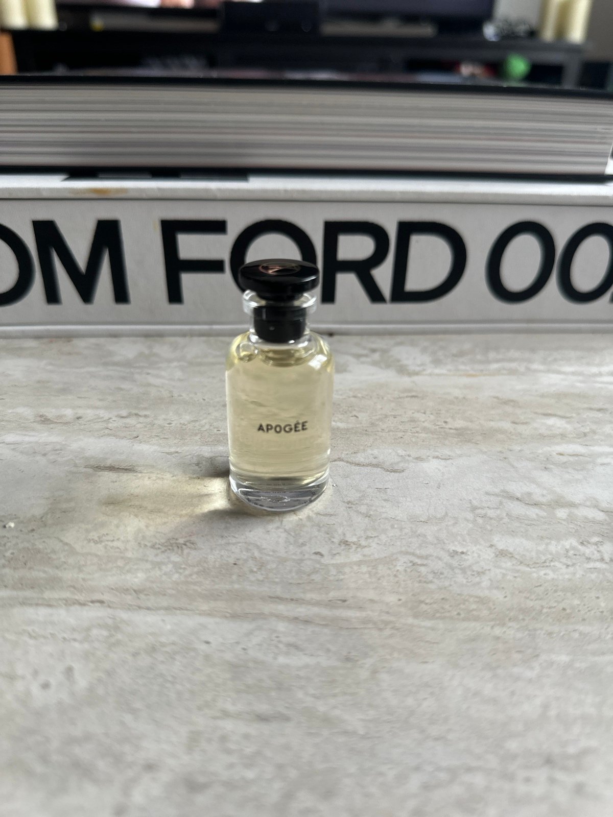 Louis Vuitton Apogee 10ml minu Dabber bottle brand new