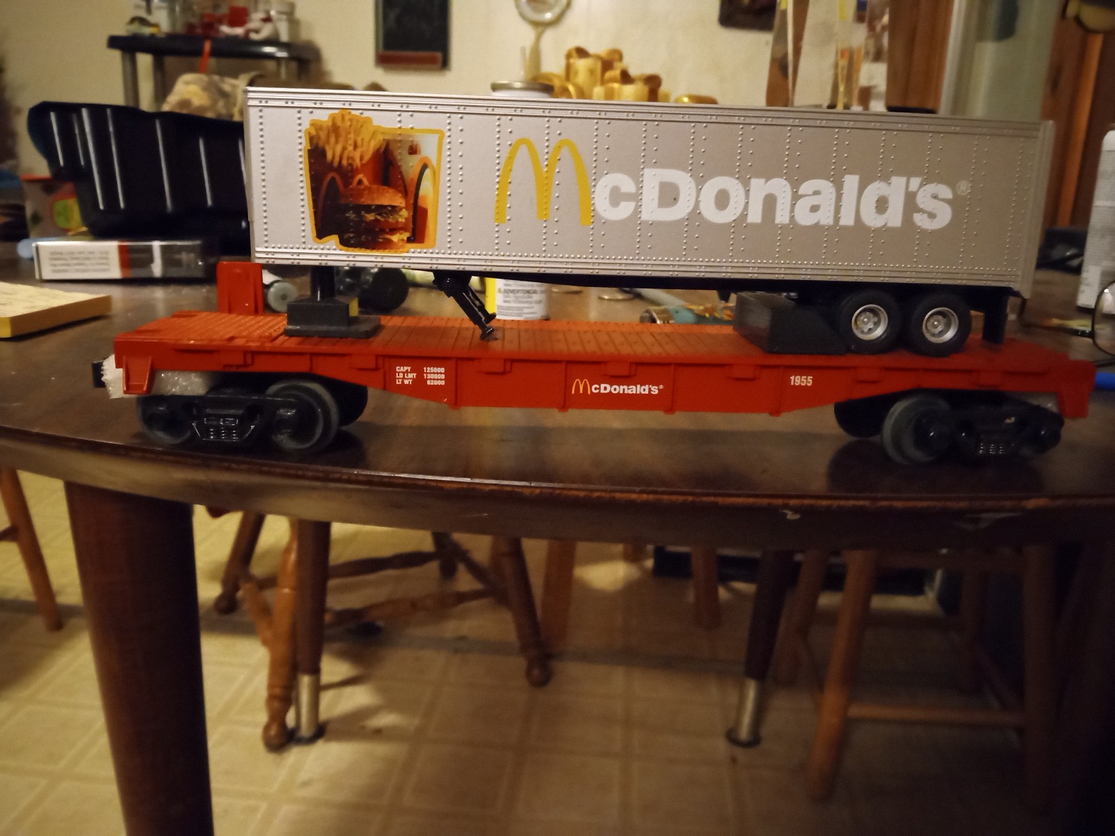 MTHs McDonald's flat car and trailer