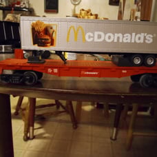 MTHs McDonald's flat car and trailer