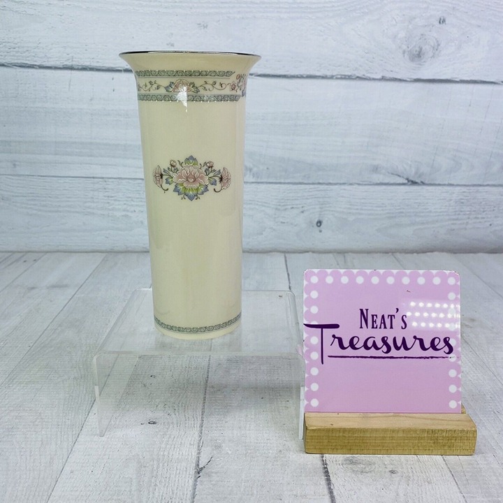 Lenox CHARLESTON Cosmopolitan Pastel Floral Silver Trim 6.75 Porcelain Bud Vase
